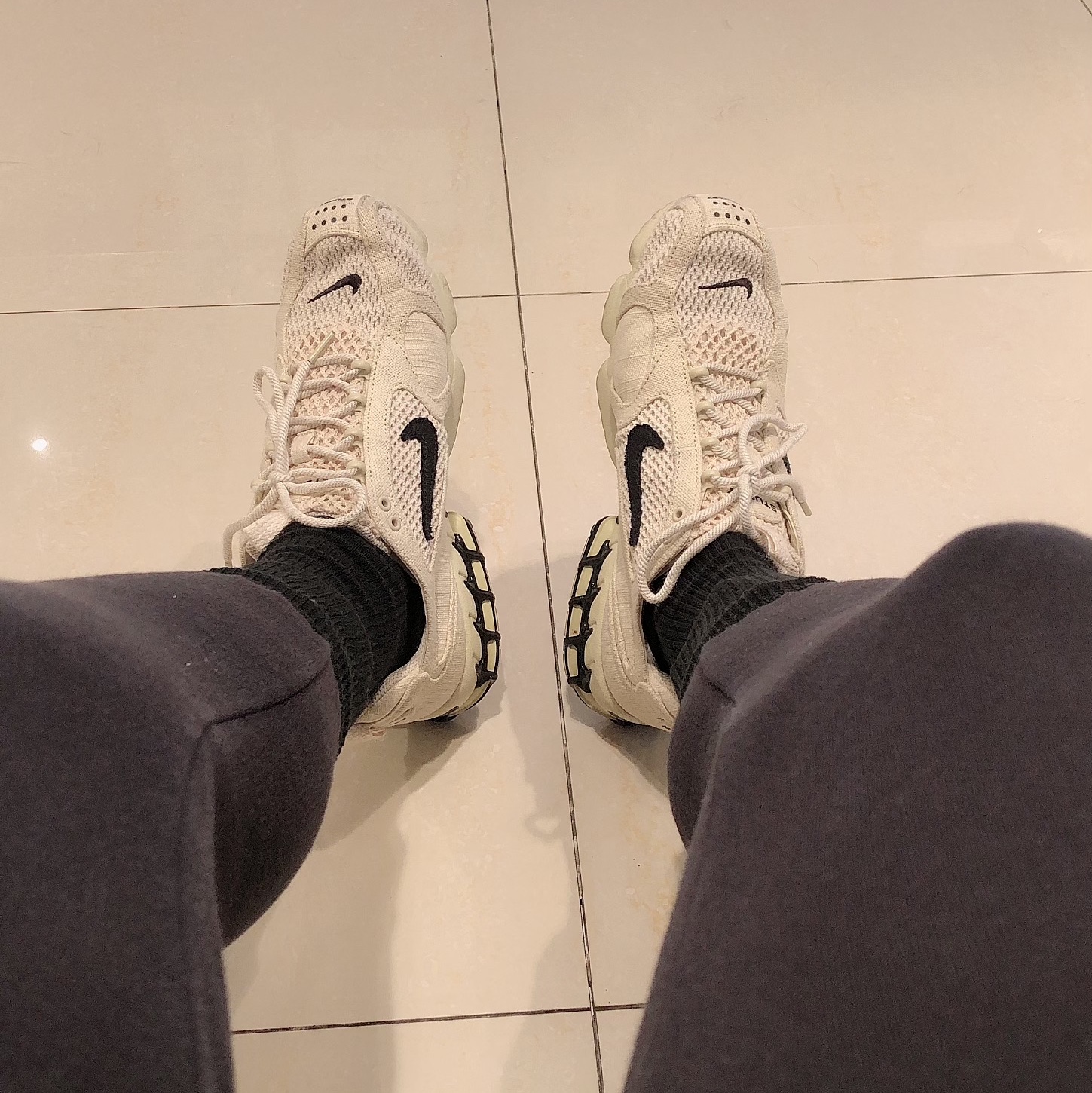 Nike x Stussy Air Zoom Spiridon Cage 2 Fossil 착용 스타일