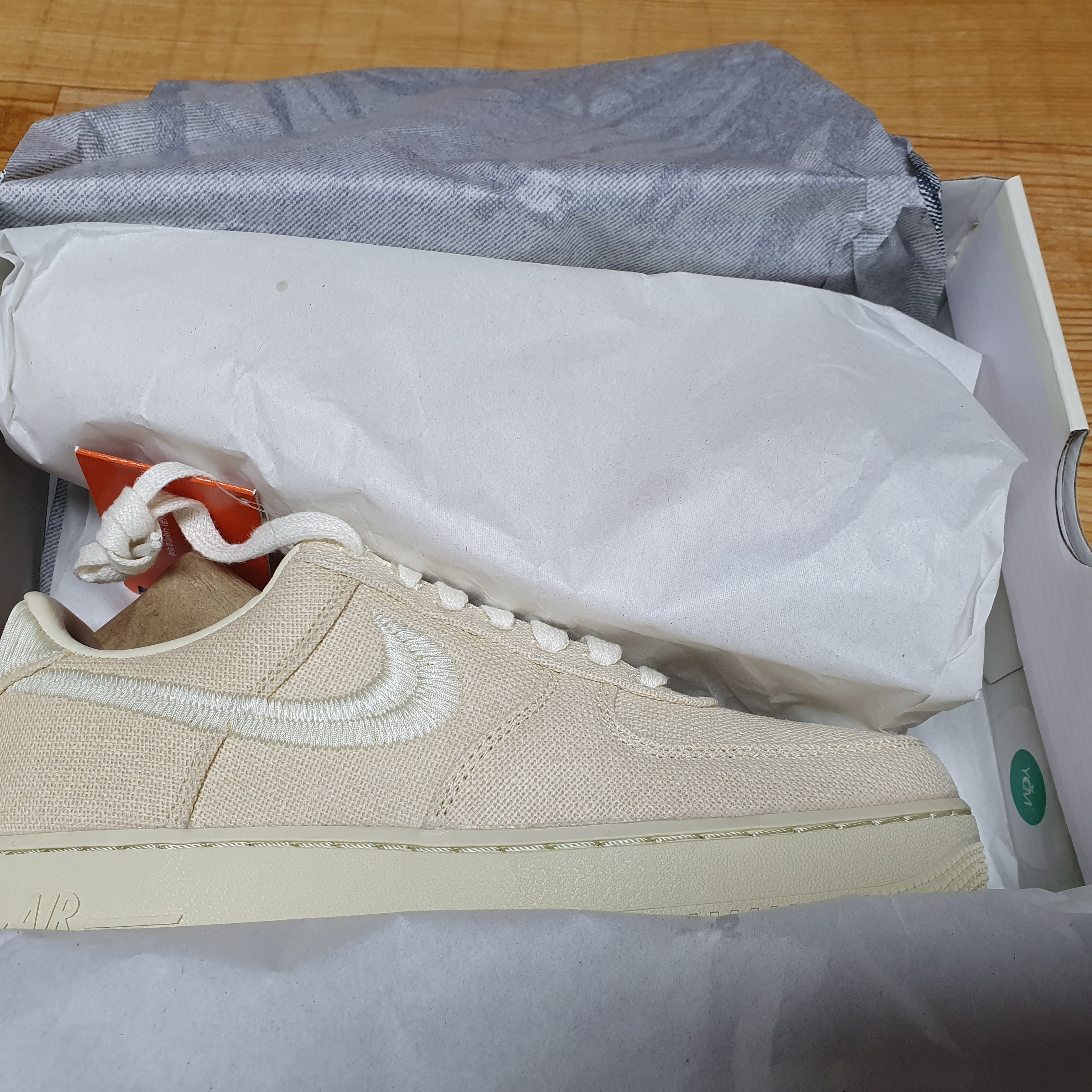 Nike x Stussy Air Force 1 Low Fossil 착용 스타일