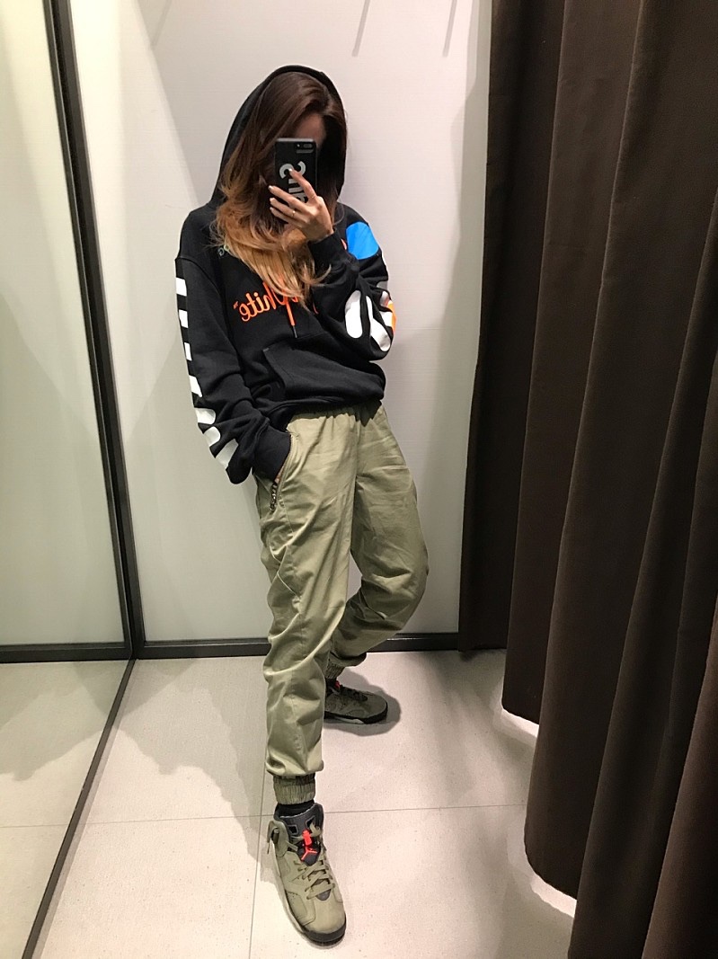 (GS) Jordan 6 x Travis Scott Retro Olive 착용 스타일 - 3