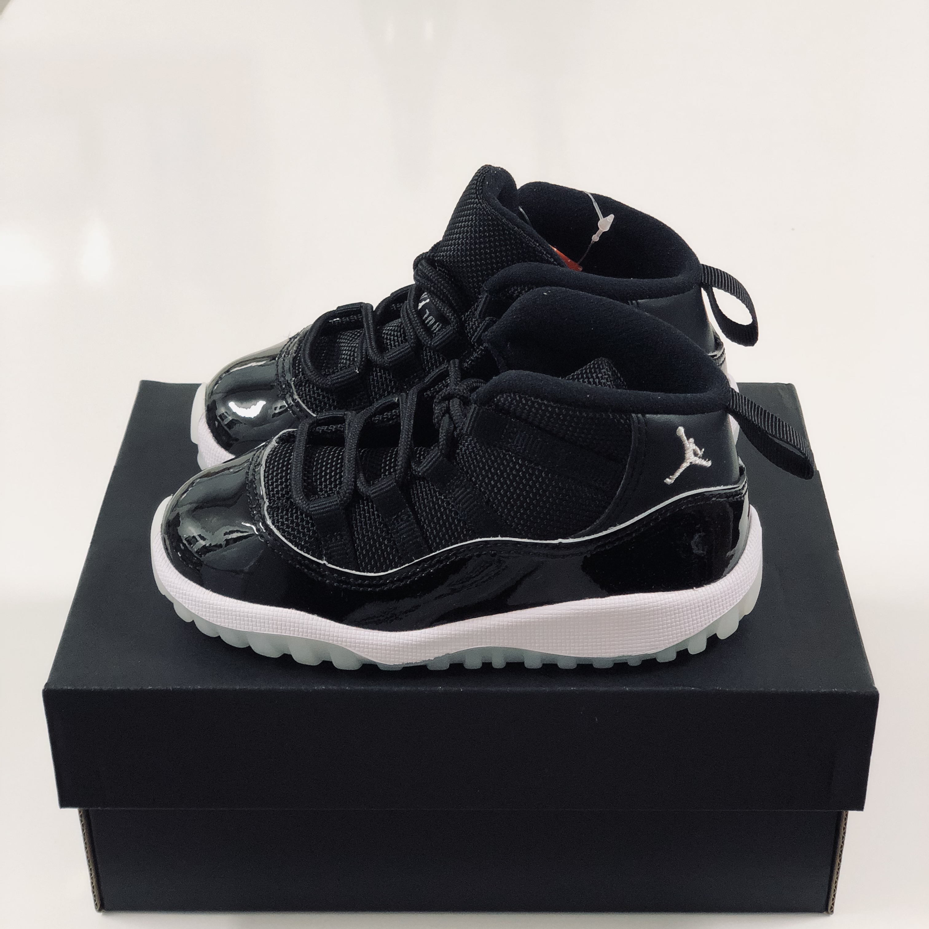 (TD) Jordan 11 Retro Jubilee 착용 스타일 - 2