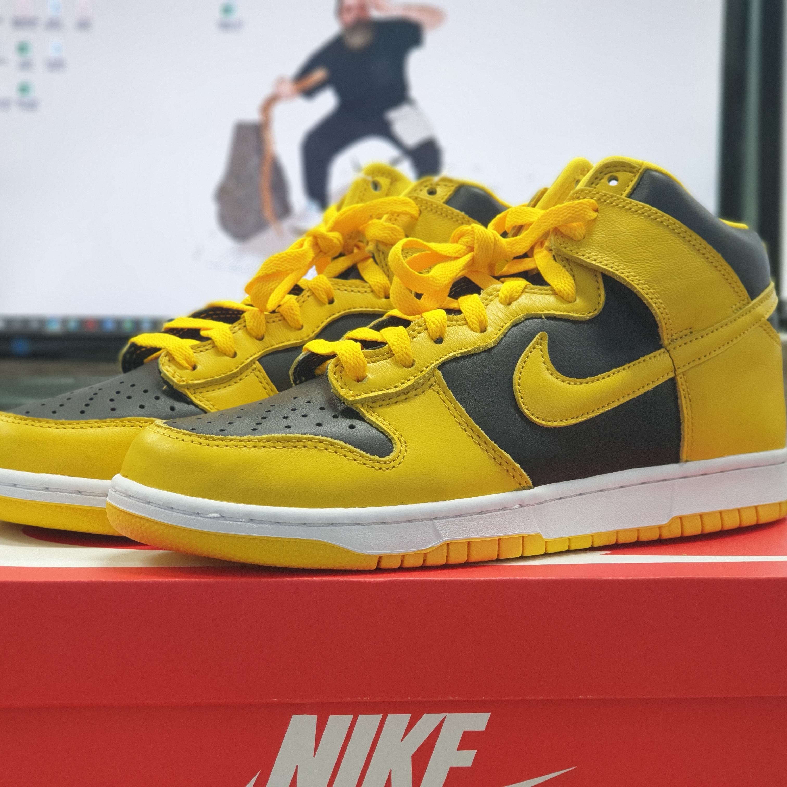 Nike Dunk High SP Varsity Maize 착용 스타일