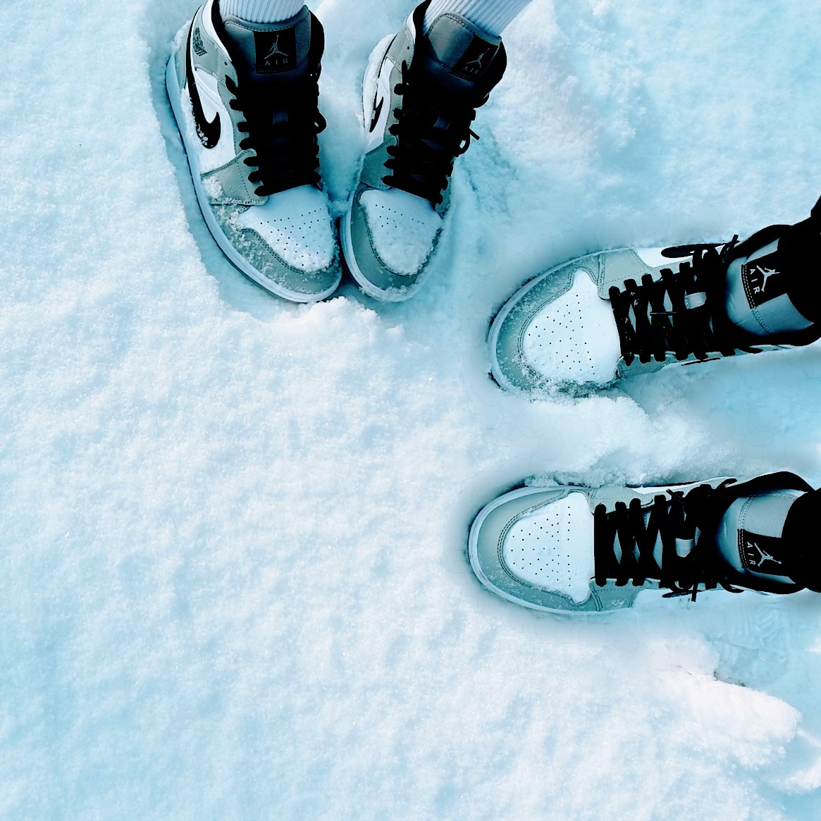 Jordan 1 Mid Light Smoke Grey 착용 스타일