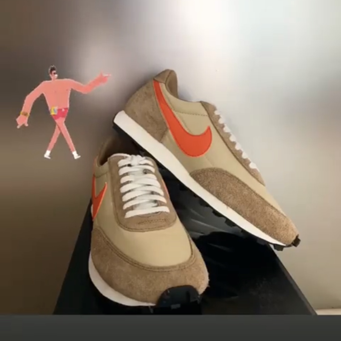 Nike Daybreak SP Vegas Gold College Orange 착용 스타일