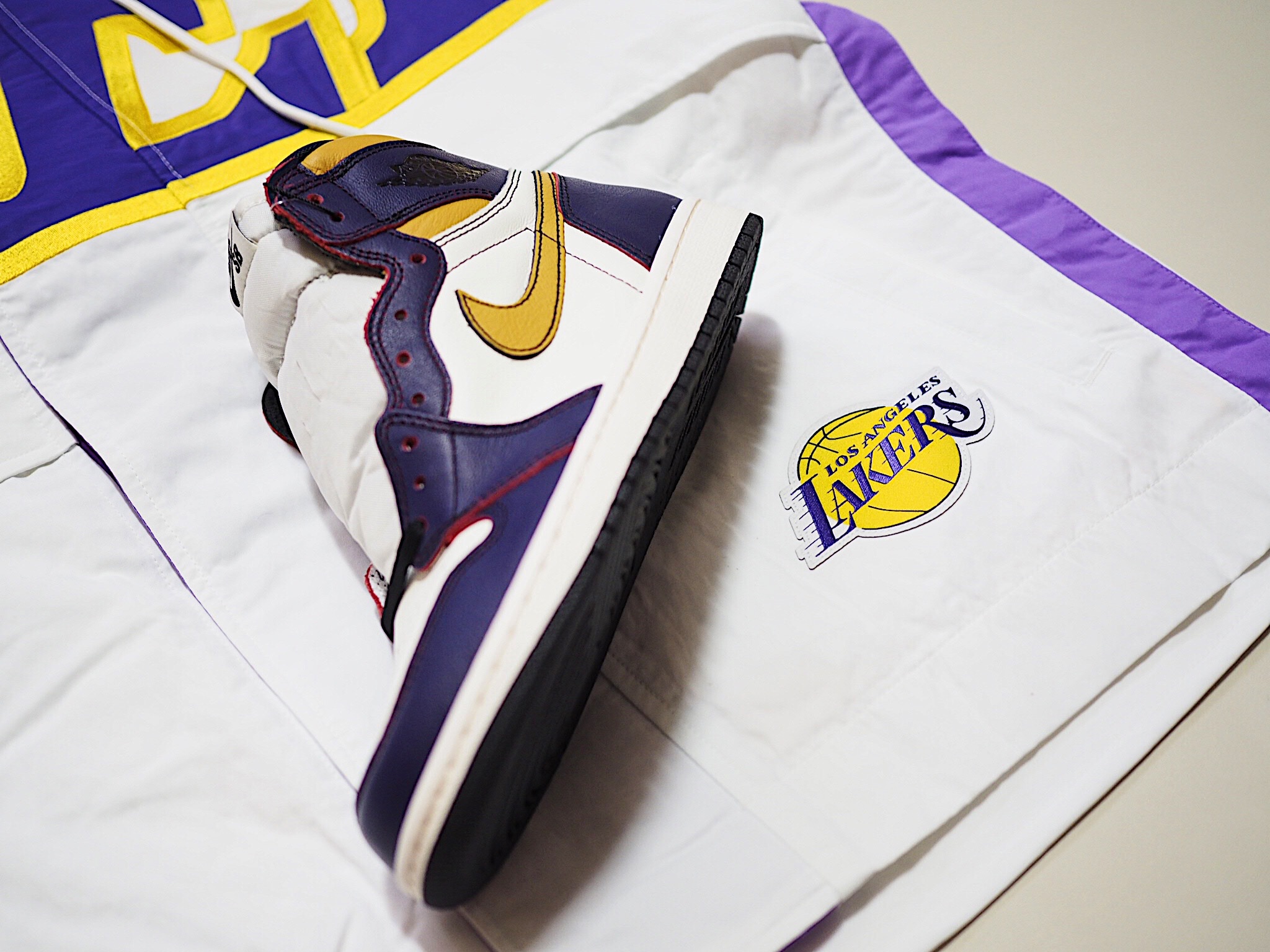 Jordan 1 Retro High OG Defiant SB LA to Chicago, (W) Nike x Ambush NBA Collection Lakers Jacket - Asia 착용 스타일 - 4