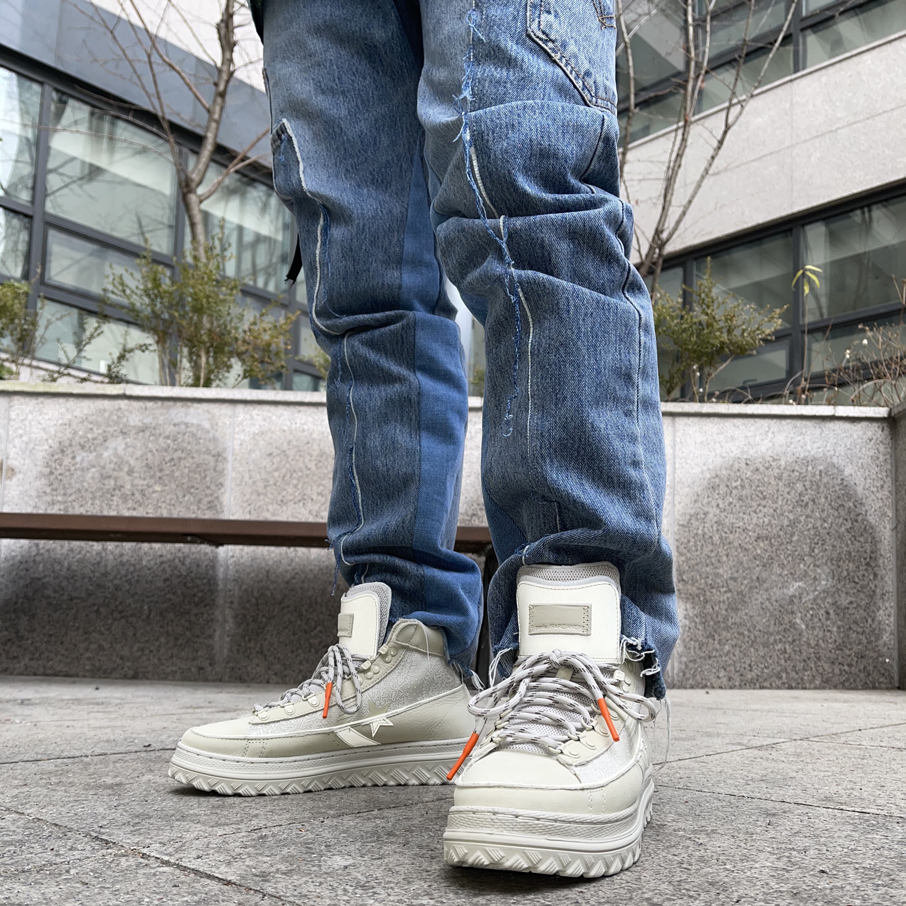Converse x Paria Farzaneh Pro Leather X2 Hi Icicle 착용 스타일 - 1