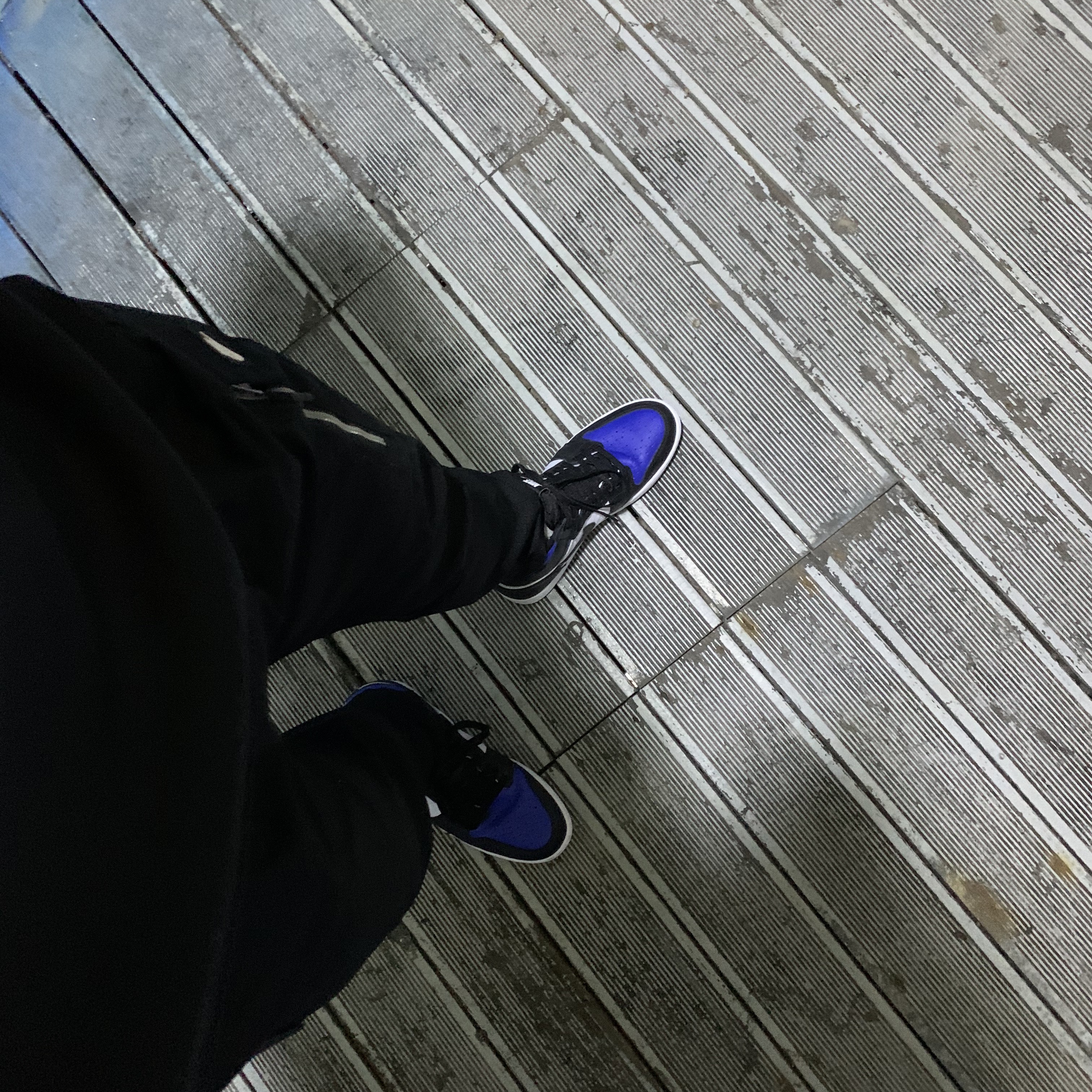 Jordan 1 Retro High OG Royal Toe 착용 스타일 - 4