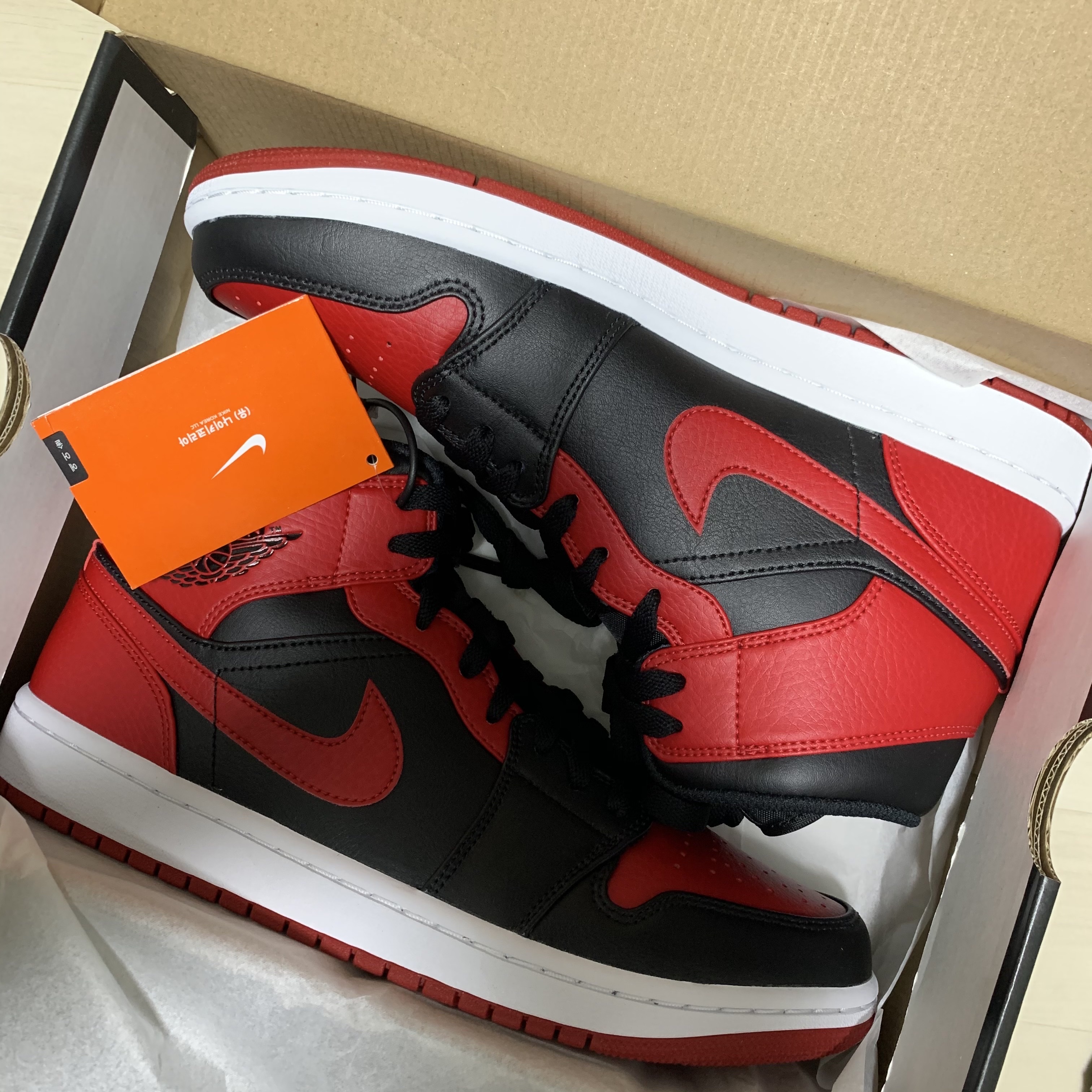 Jordan 1 Mid Bred Banned 2020 착용 스타일 - 1