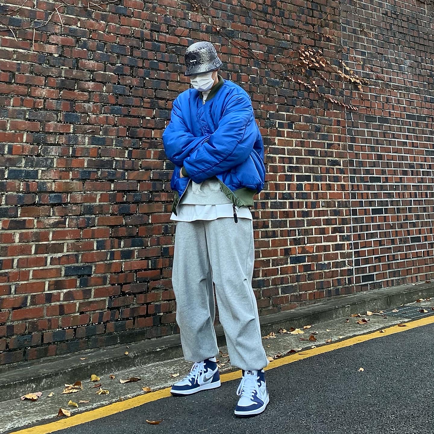 Jordan 1 Retro High OG CO.JP Midnight Navy 착용 스타일 - 1