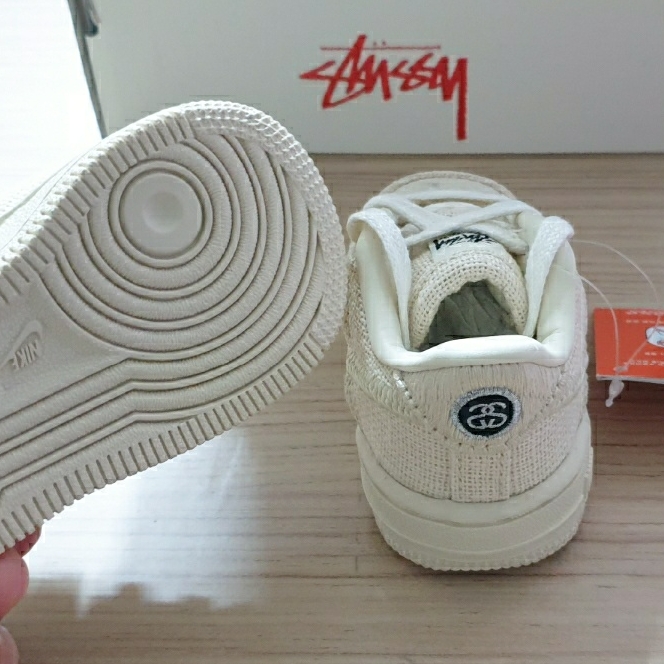 (TD) Nike x Stussy Air Force 1 Low Fossil 착용 스타일 - 1