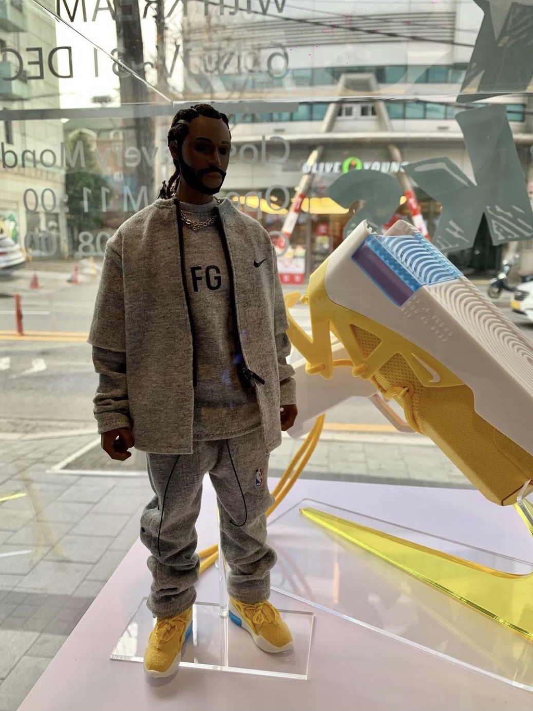 Nike x Fear of God Air Fear of God 1 Yellow 착용 스타일