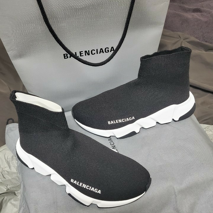 Balenciaga Speed Trainer Black White 2019 착용 스타일