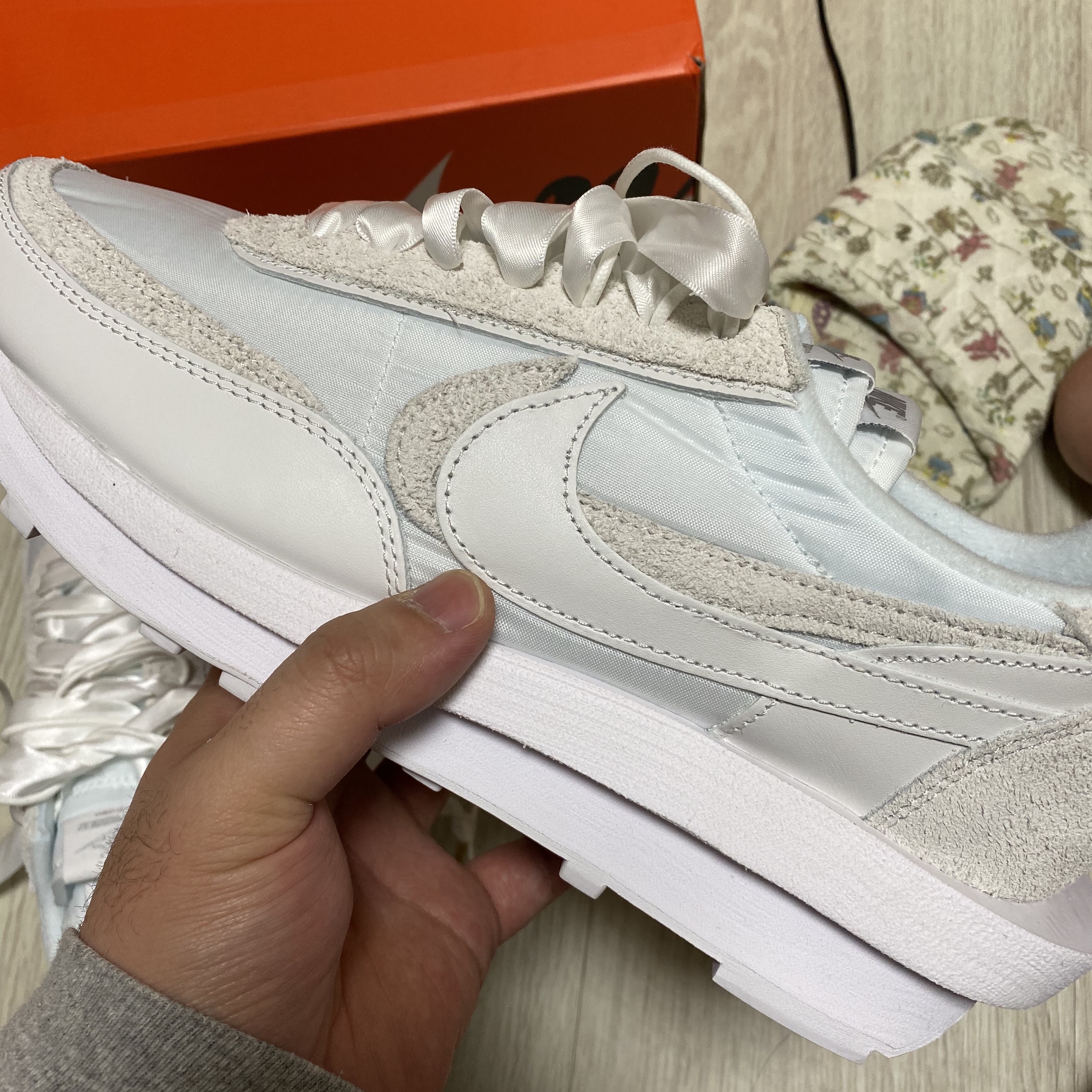 Nike x Sacai LDWaffle White Nylon 착용 스타일 - 1