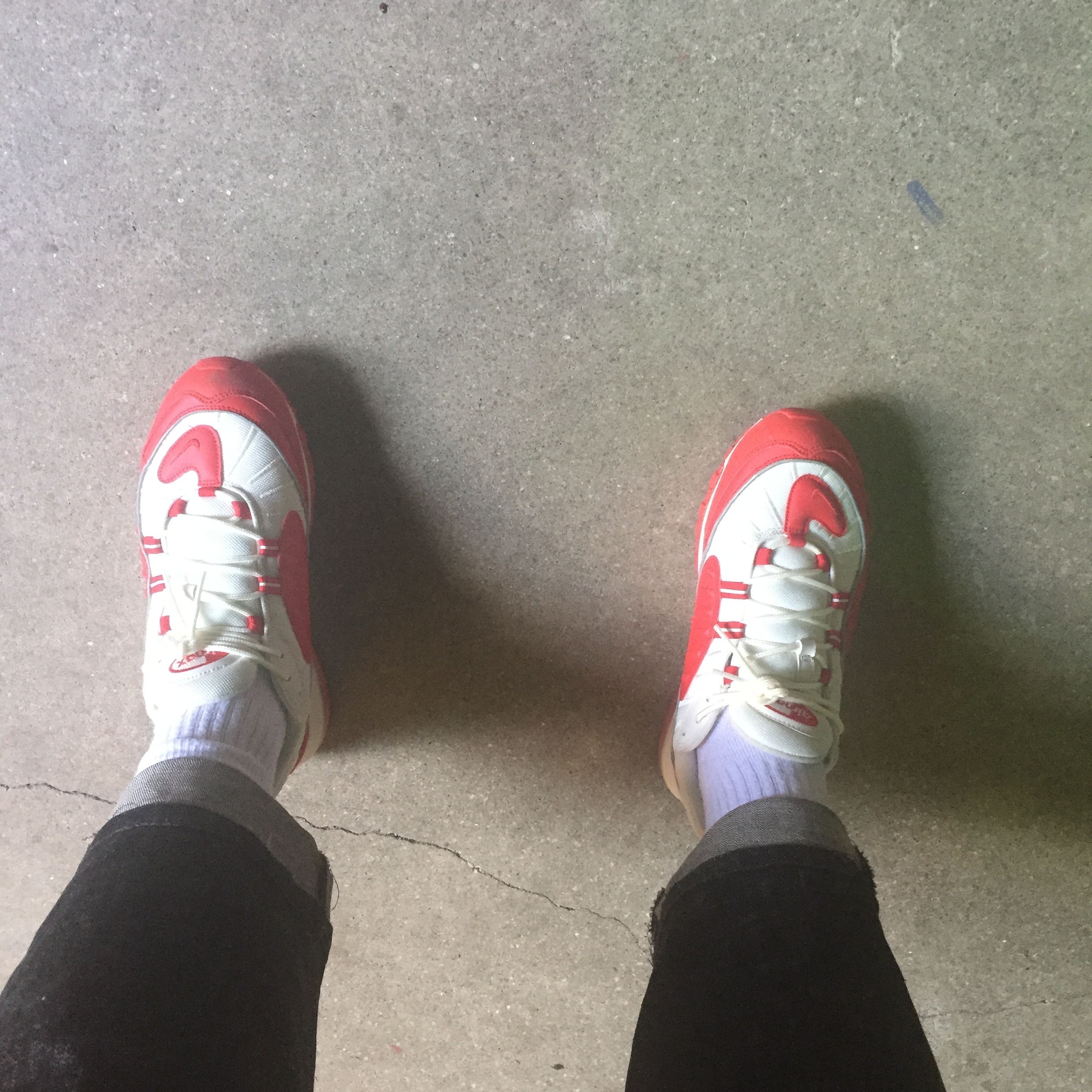 Nike Air Max 98 University Red White 착용 스타일