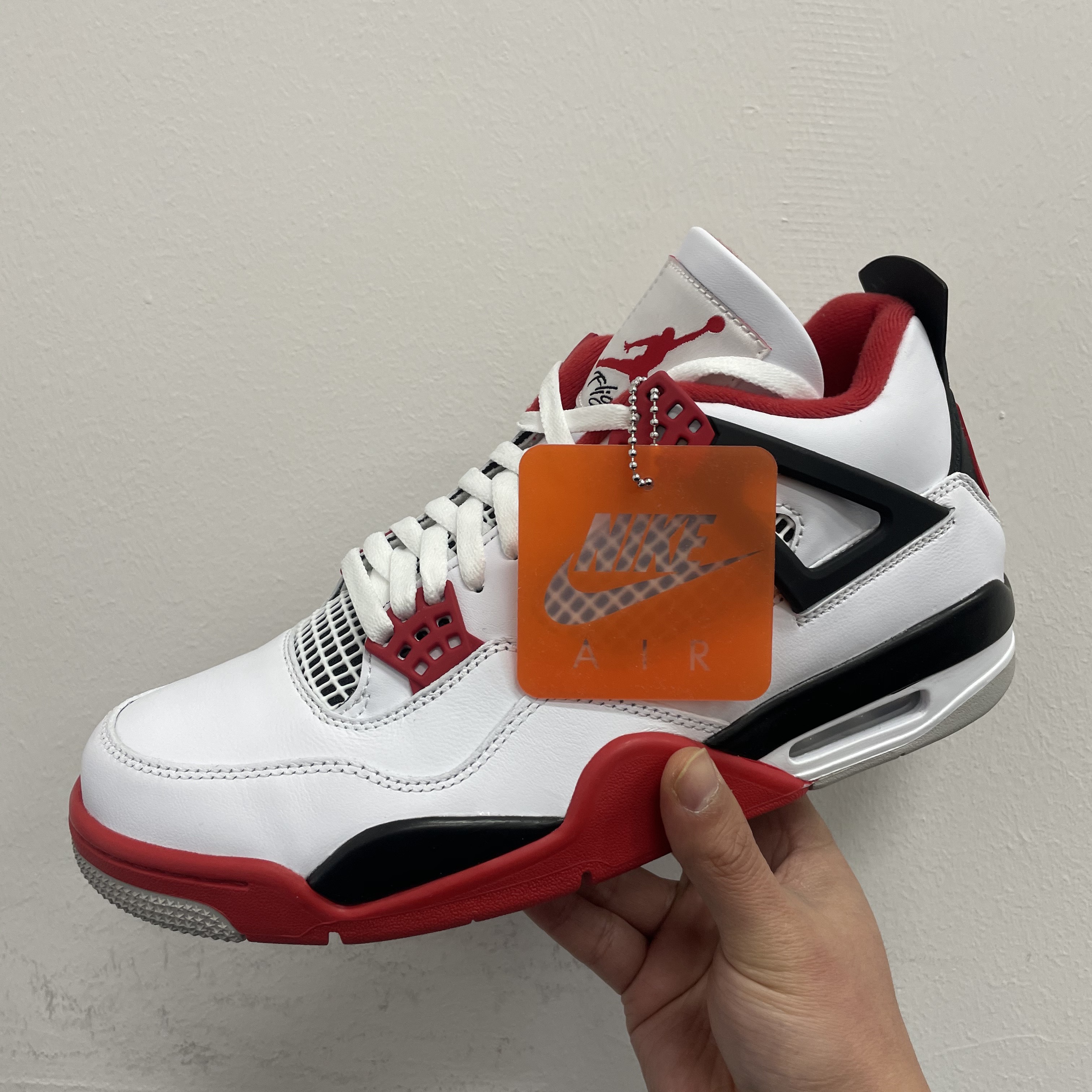 Jordan 4 Retro OG Fire Red 2020 착용 스타일