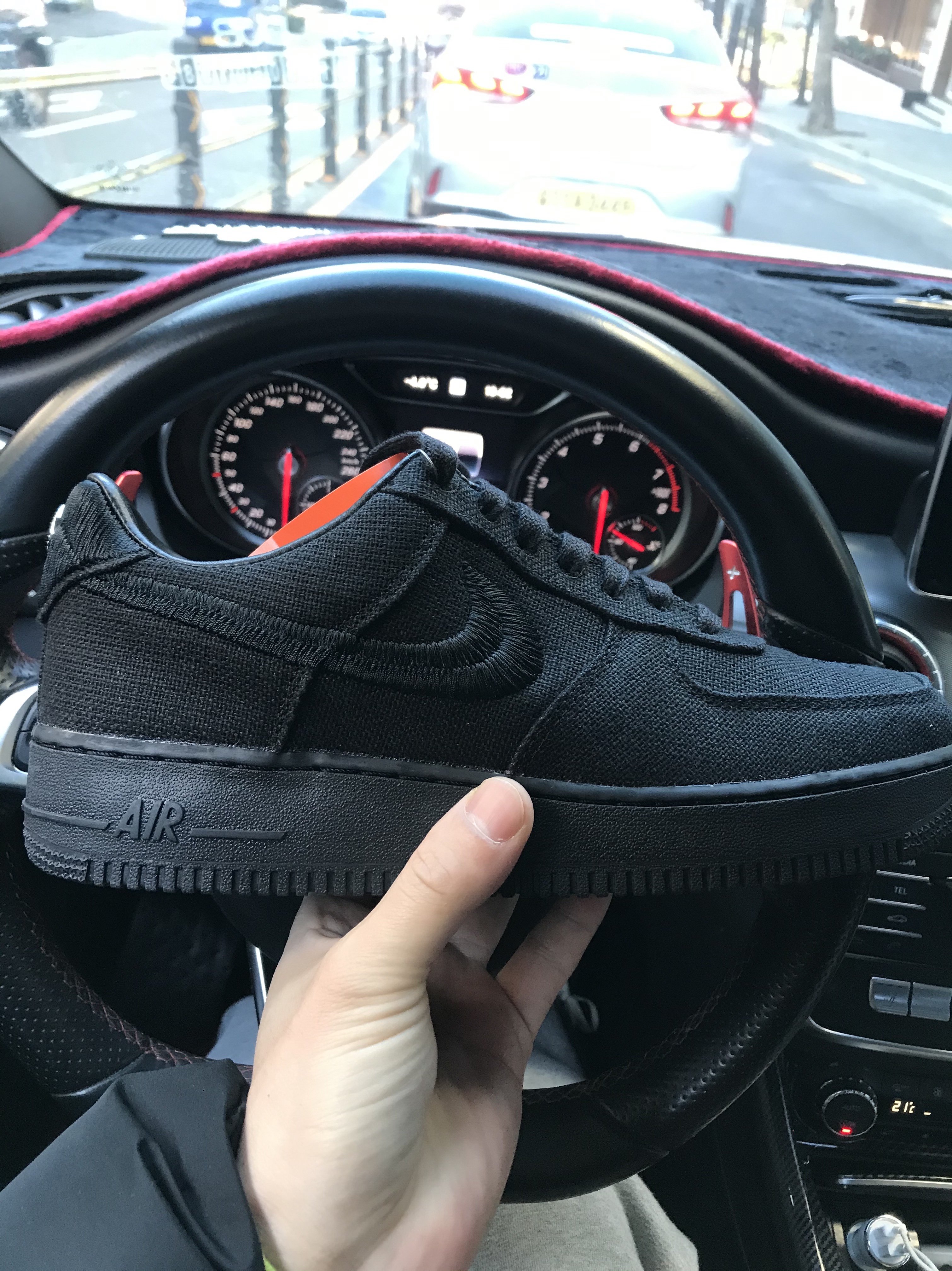 Nike x Stussy Air Force 1 Low Triple Black 착용 스타일 - 1