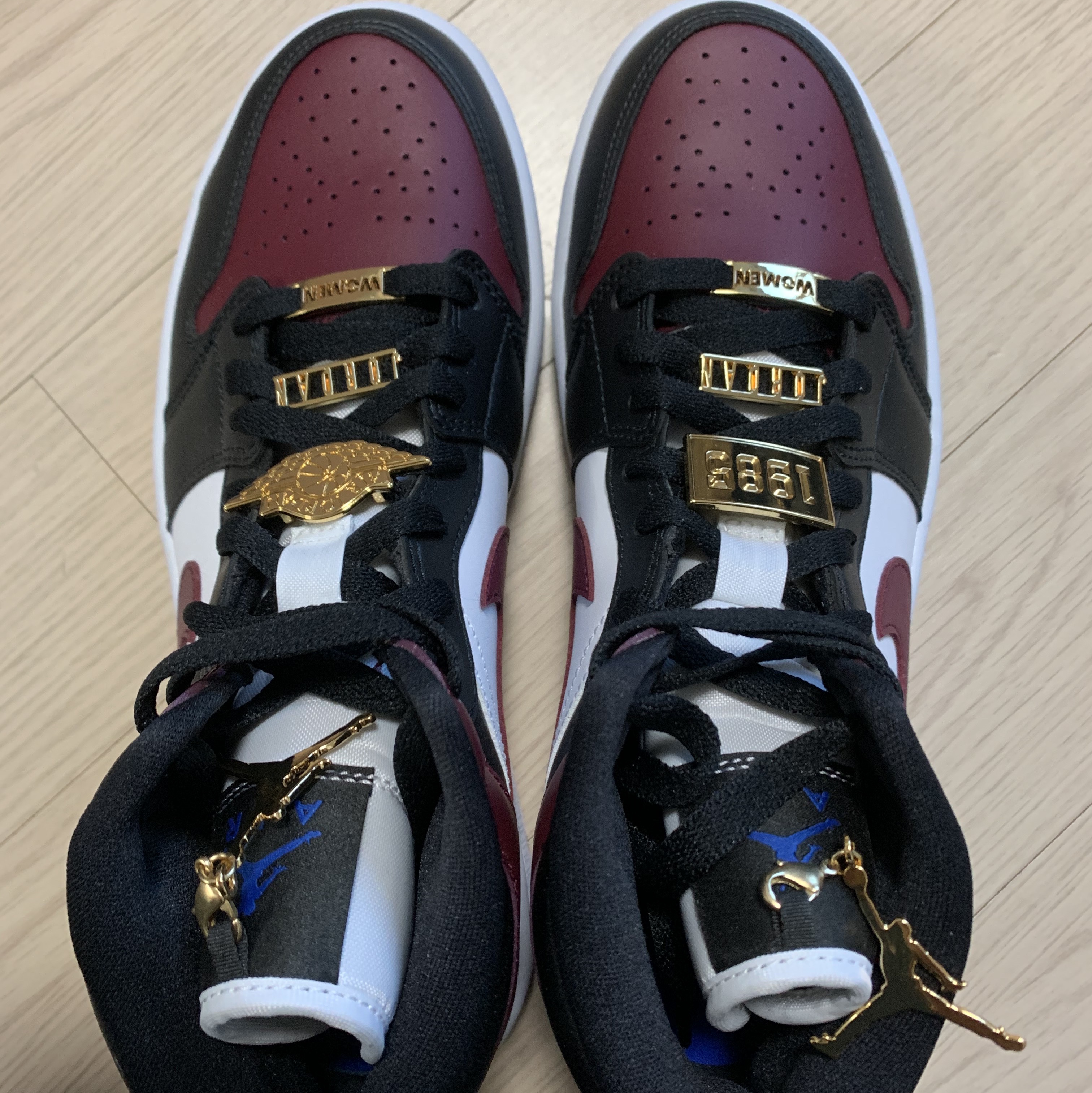 (W) Jordan 1 Mid SE Dark Beetroot 착용 스타일 - 3