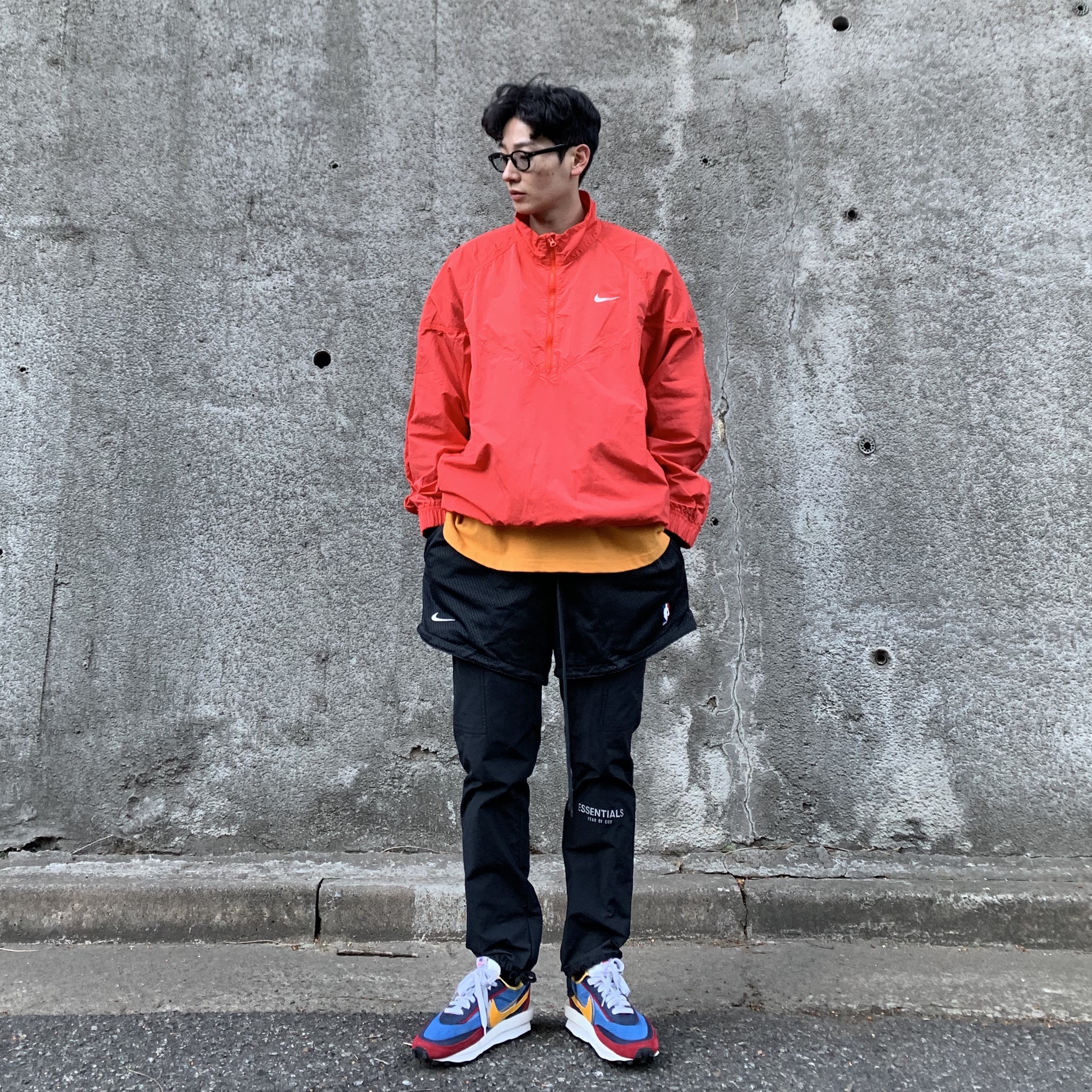 Nike x Sacai LDWaffle Blue Multi, Nike x Stussy Windrunner Jacket Habanero Red 착용 스타일 - 2