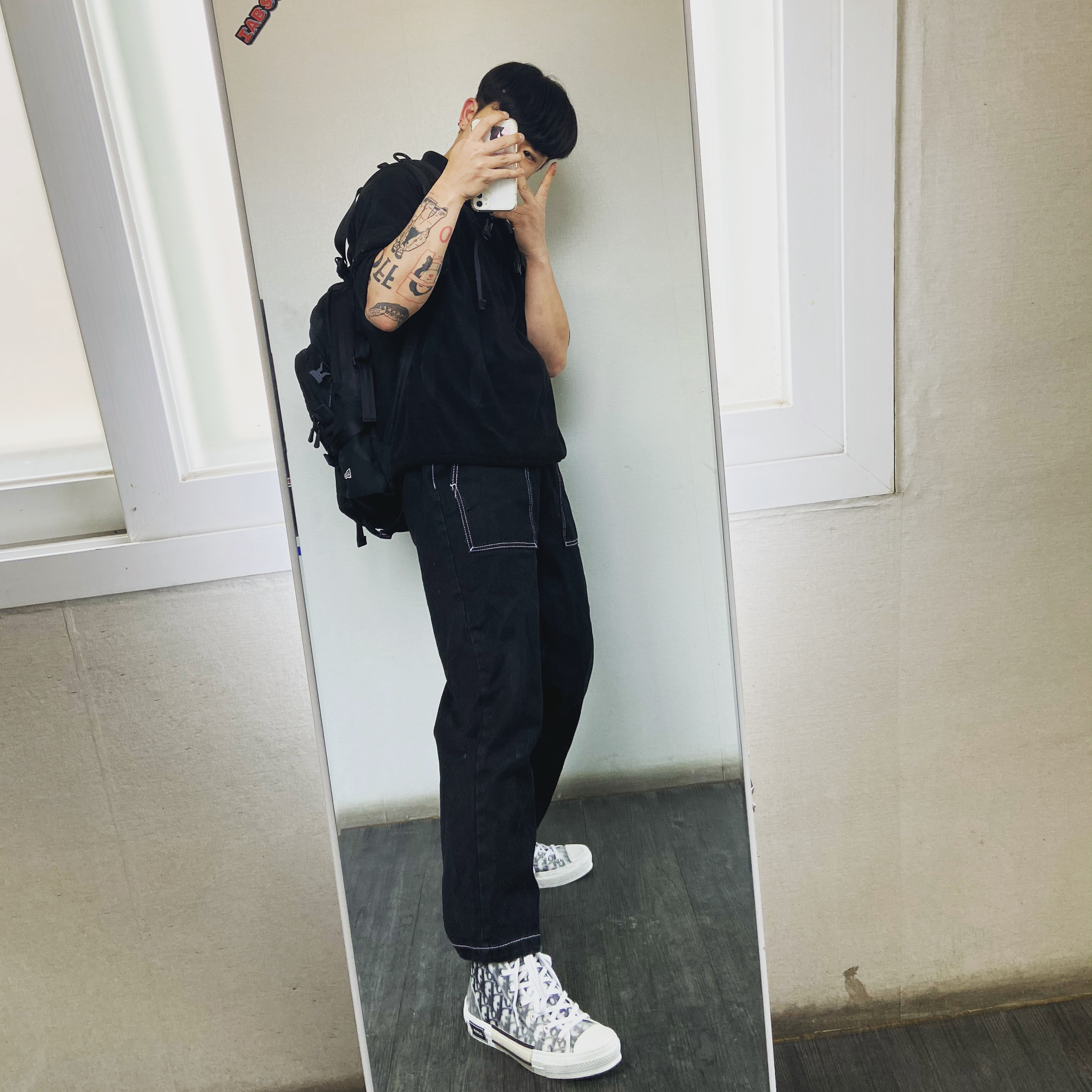 Dior B23 High Dior Oblique White & Black 착용 스타일