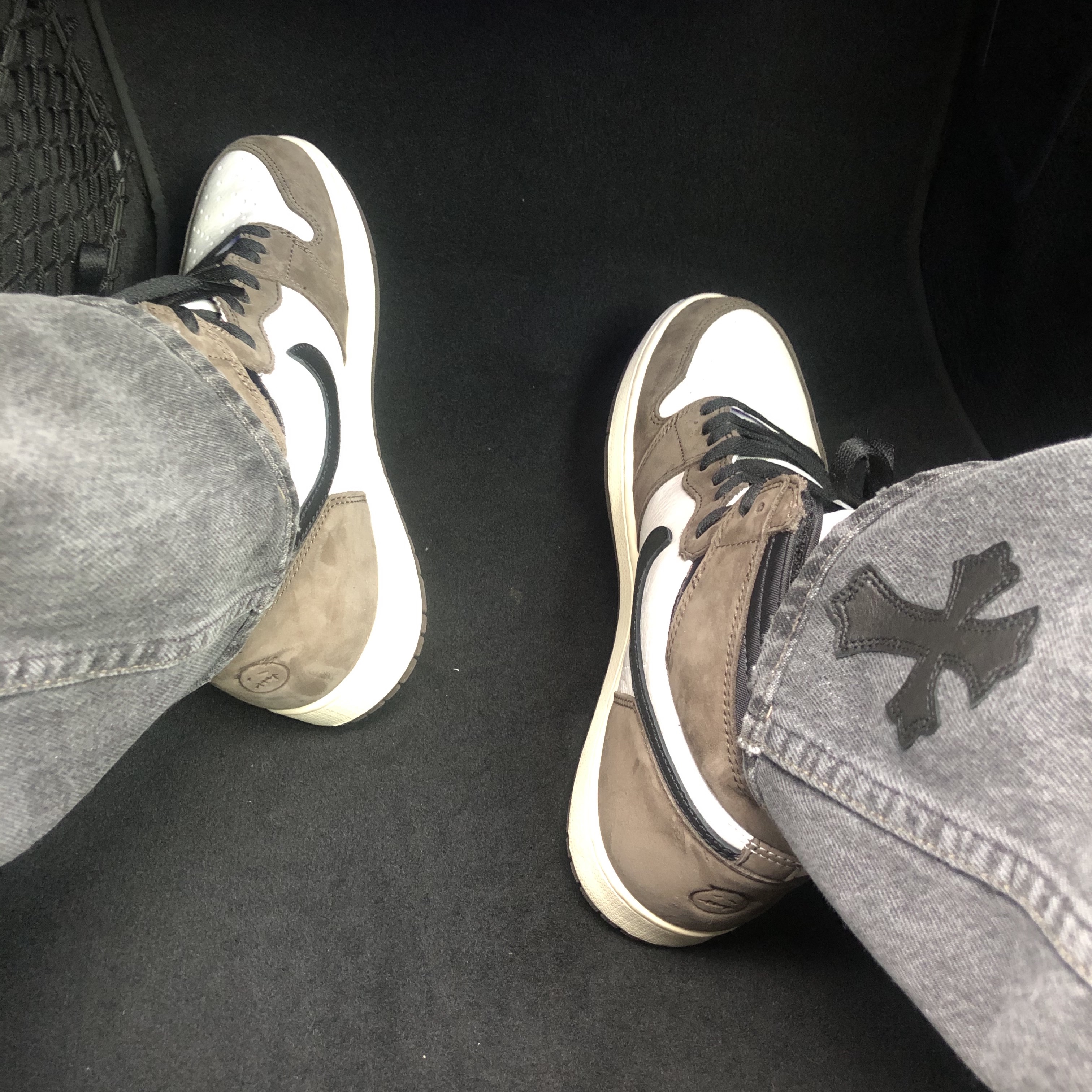 Jordan 1 x Travis Scott Retro High OG SP Mocha 착용 스타일