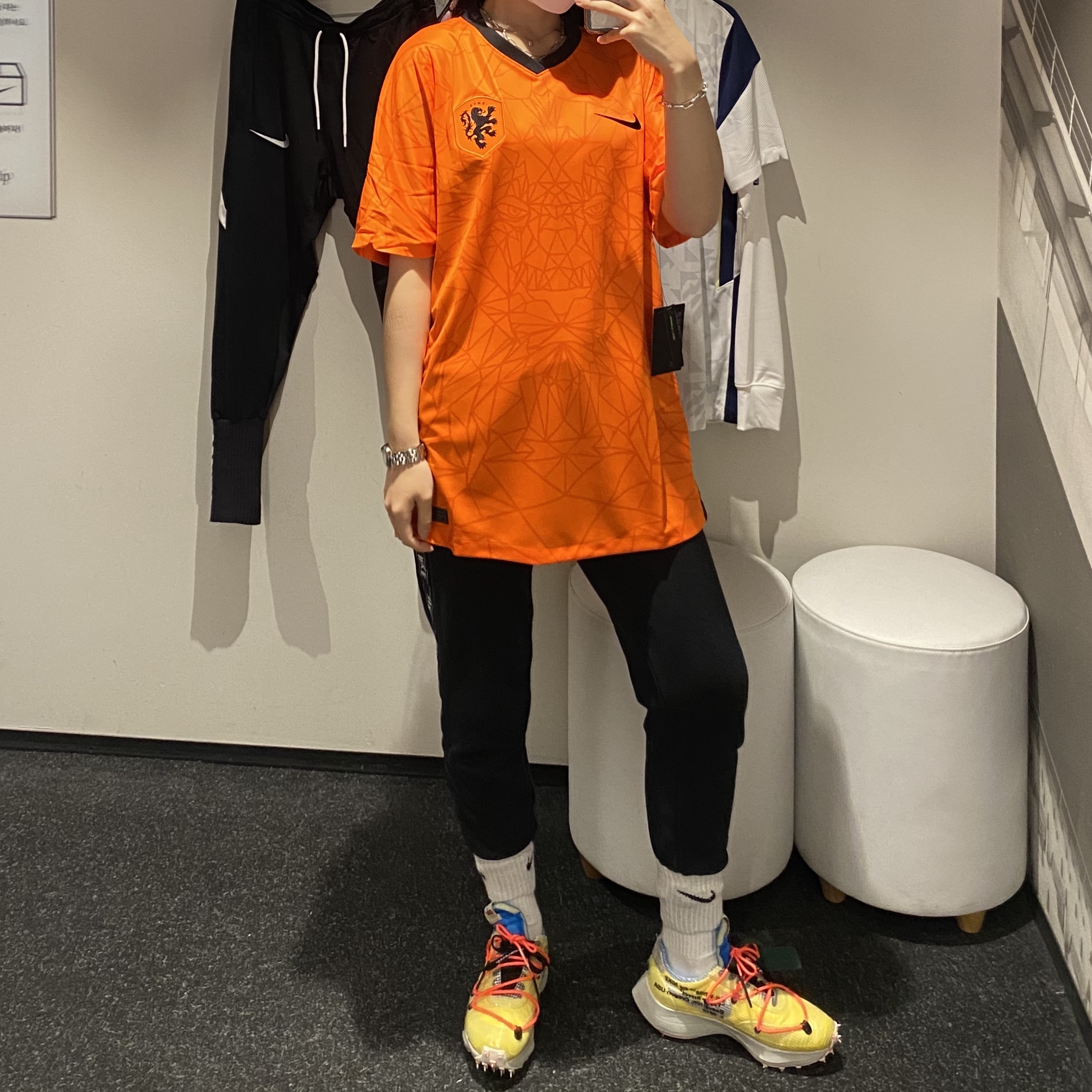 (W) Nike x Off-White Vapor Street Tour Yellow 착용 스타일