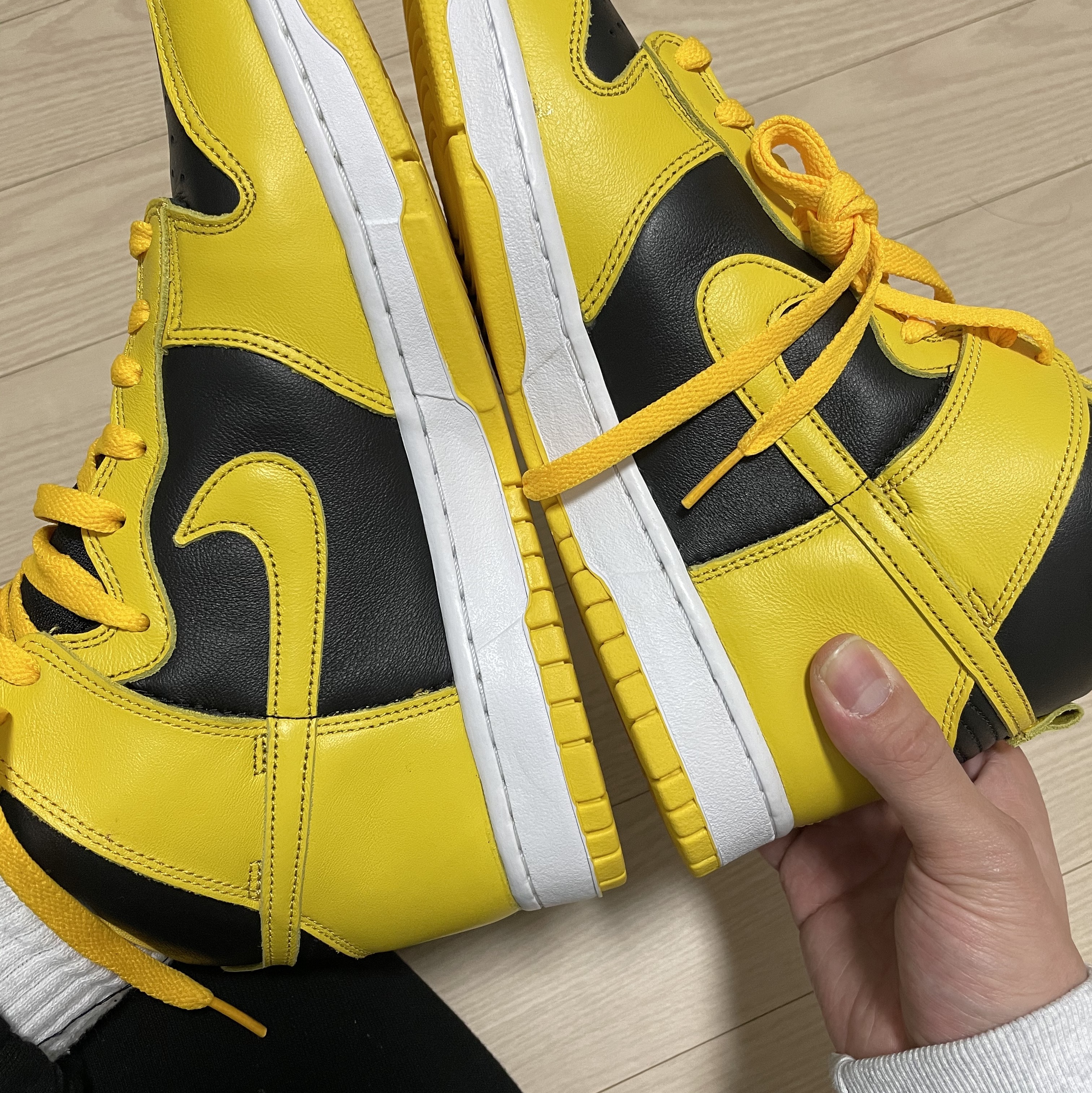 Nike Dunk High SP Varsity Maize 착용 스타일