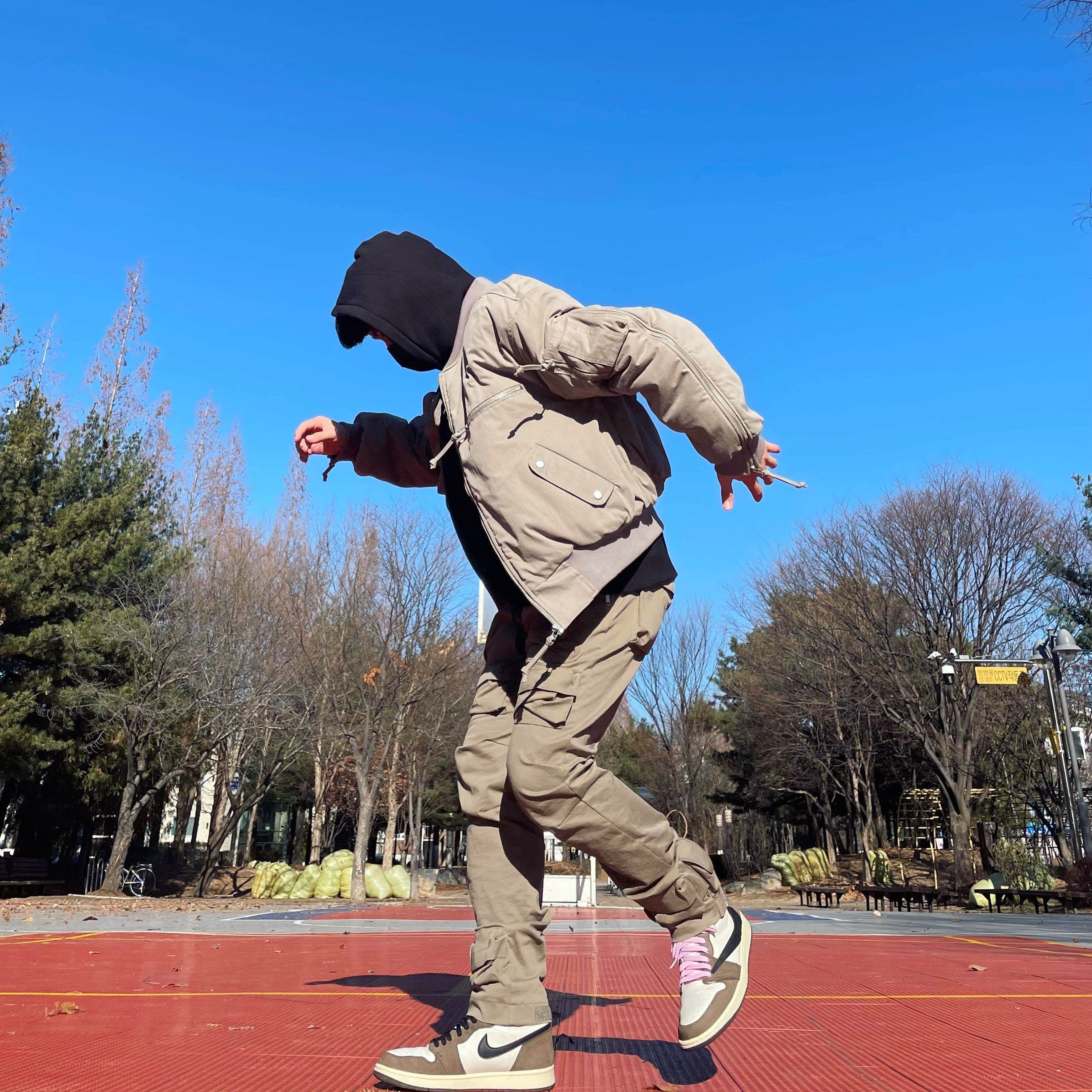 Jordan 1 x Travis Scott Retro High OG SP Mocha 착용 스타일
