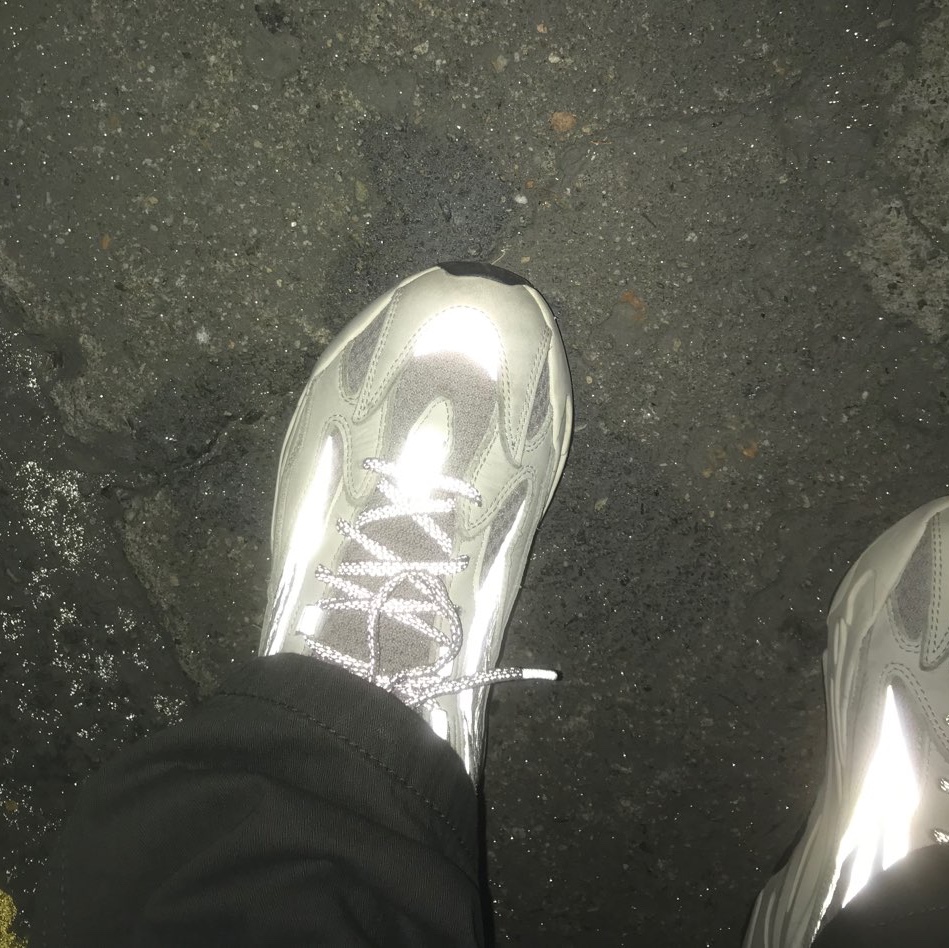 Adidas Yeezy Boost 700 V2 Static 2018 착용 스타일