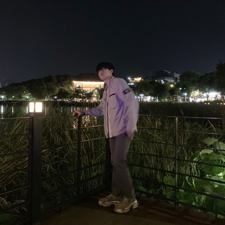 Balenciaga Triple S Grey 2018 착용 스타일
