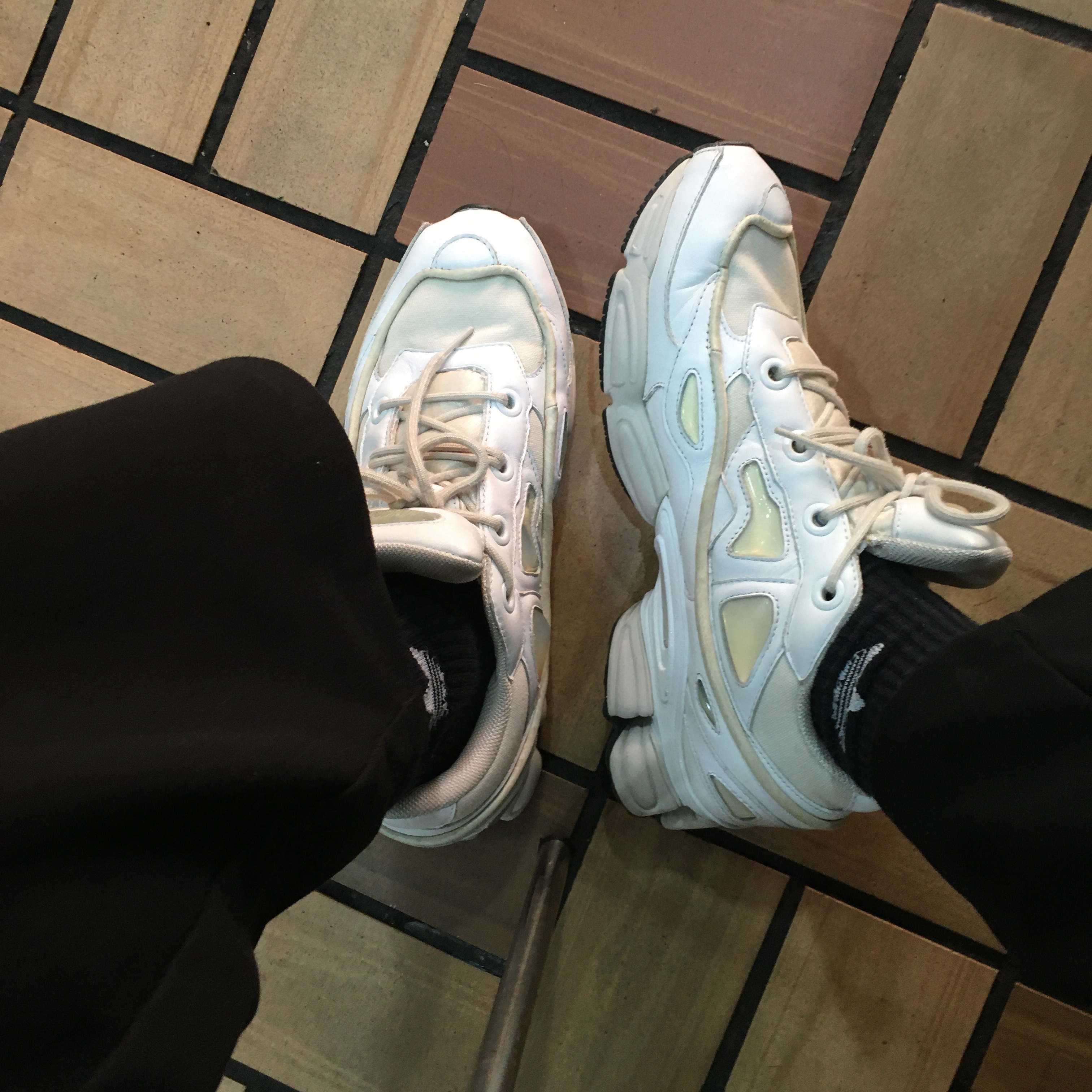 Adidas x Raf Simons Ozweego 3 White 착용 스타일