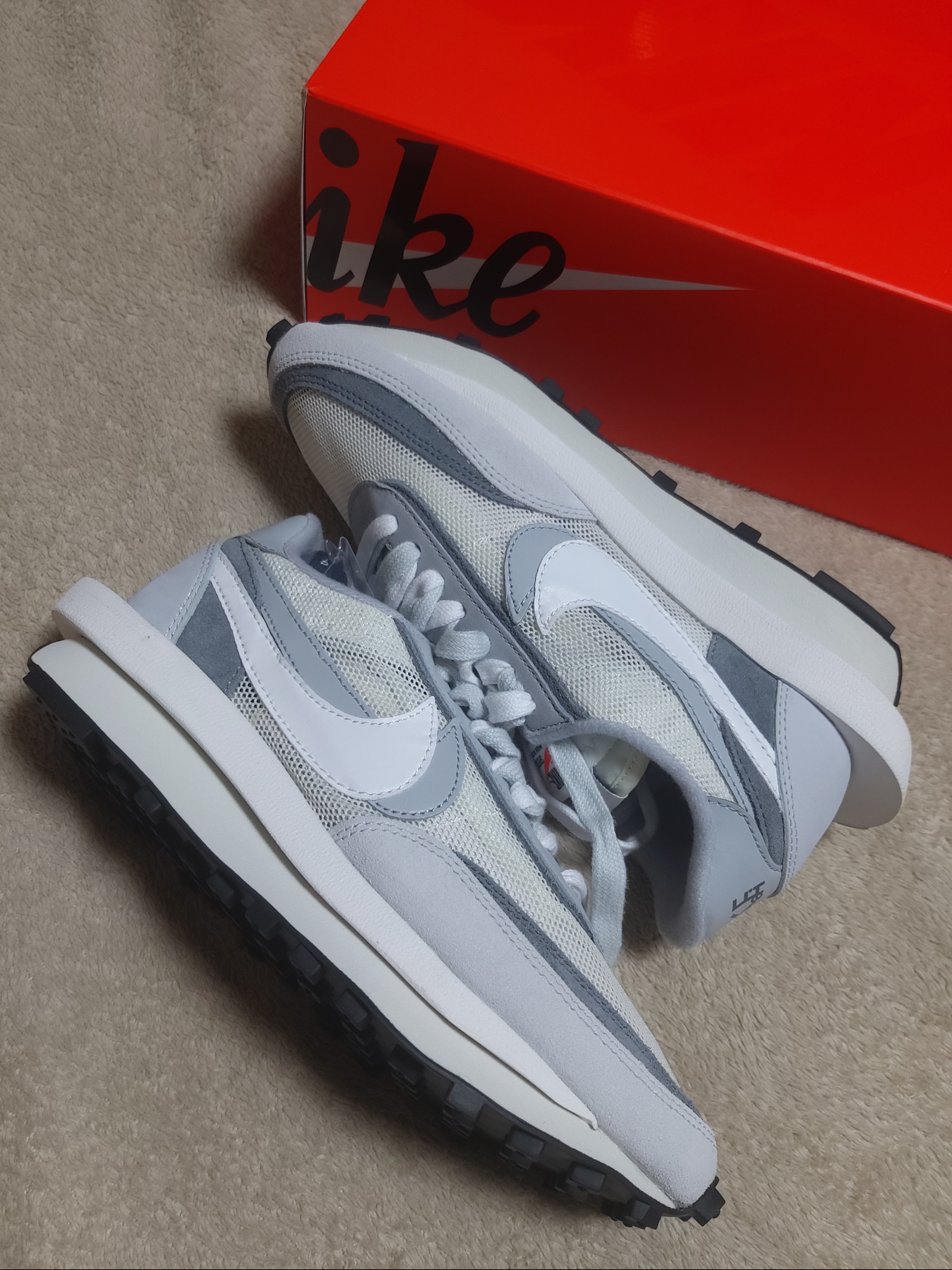 Nike x Sacai LDWaffle Summit White 착용 스타일