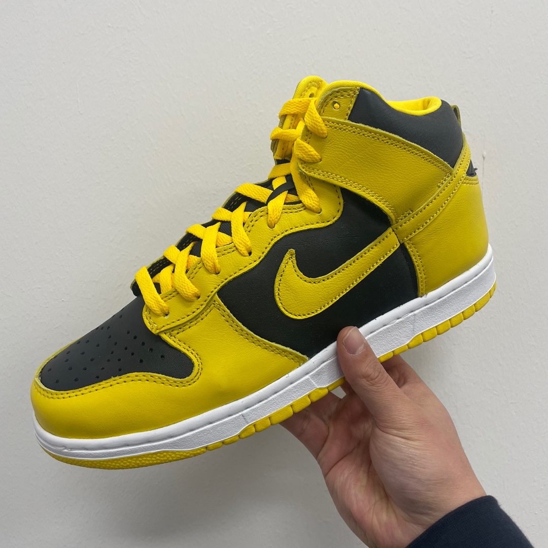 Nike Dunk High SP Varsity Maize 착용 스타일