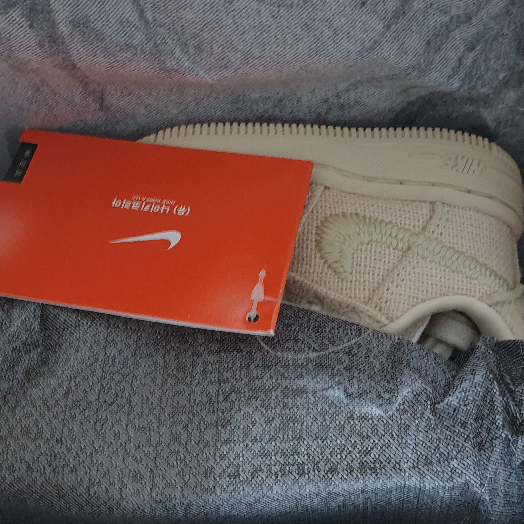 (TD) Nike x Stussy Air Force 1 Low Fossil 착용 스타일 - 3