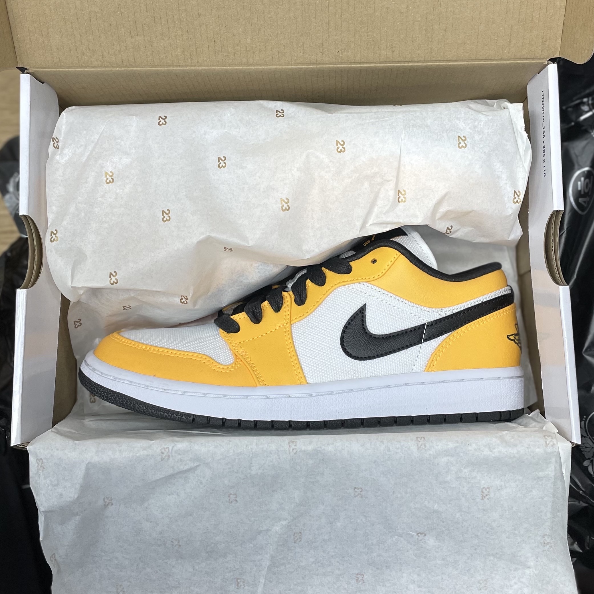 (W) Jordan 1 Low SE Laser Orange 착용 스타일