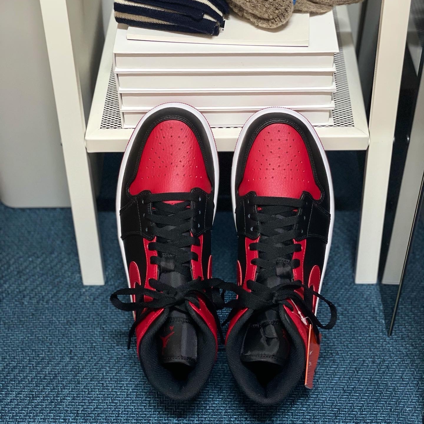 Jordan 1 Mid Bred Banned 2020 착용 스타일 - 1