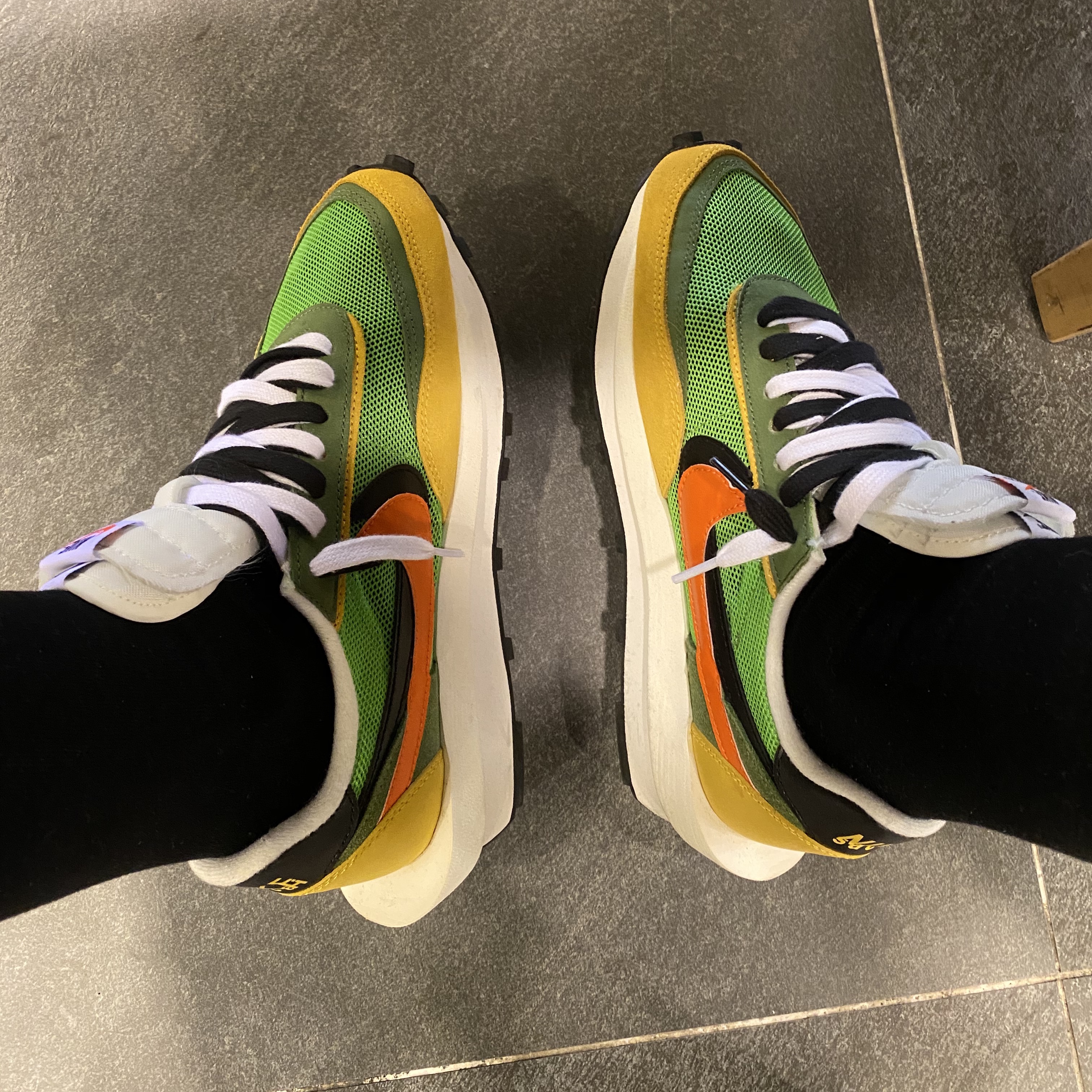 Nike x Sacai LDWaffle Green Multi 착용 스타일