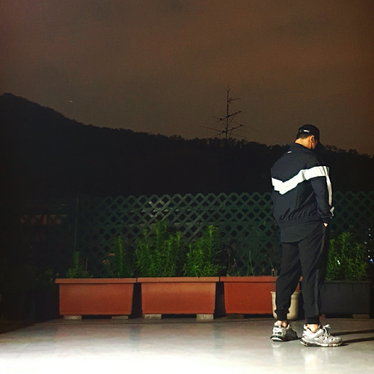 Balenciaga Track Sneakers Grey White 2019 착용 스타일 - 3
