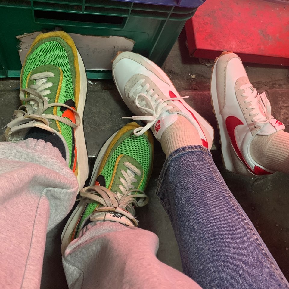 Nike x Sacai LDWaffle Green Multi, (W) Nike Daybreak Summit White University Red 착용 스타일