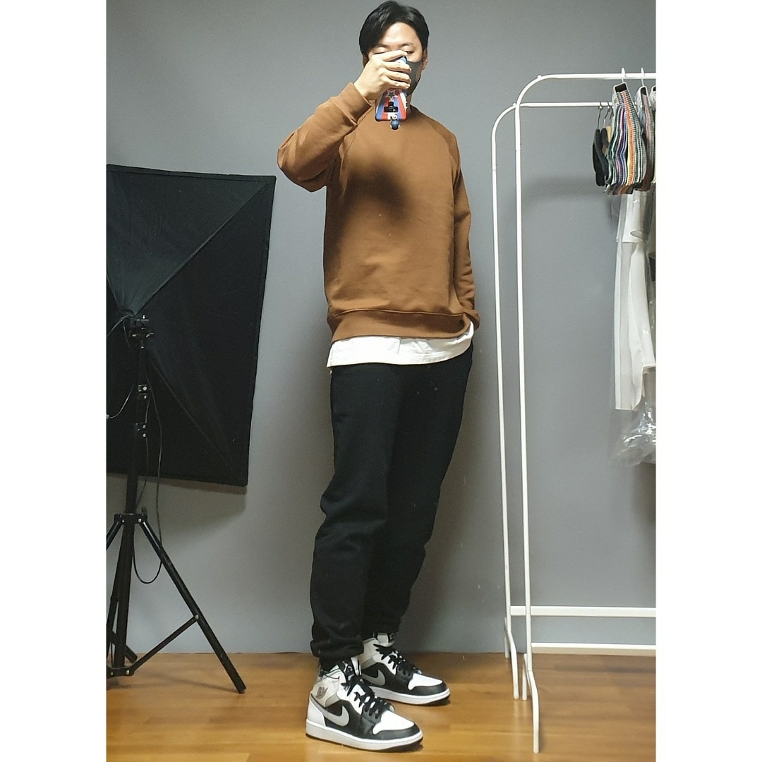 Jordan 1 Mid White Shadow 착용 스타일