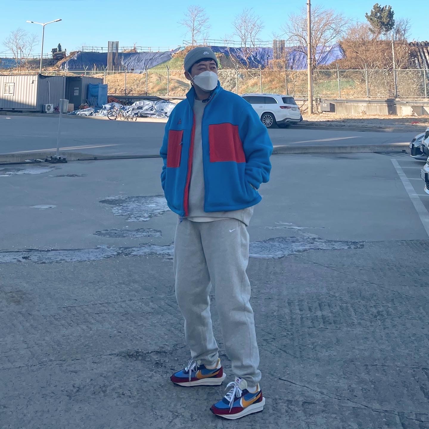Nike x Sacai LDWaffle Blue Multi 착용 스타일