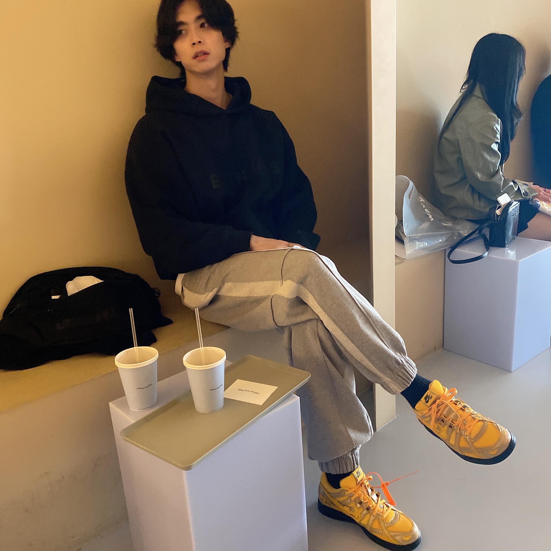 Nike x Off-White Air Rubber Dunk University Gold, Essentials 3D Silicon Applique Pullover Hoodie Dark Slate/Black 2020 착용 스타일
