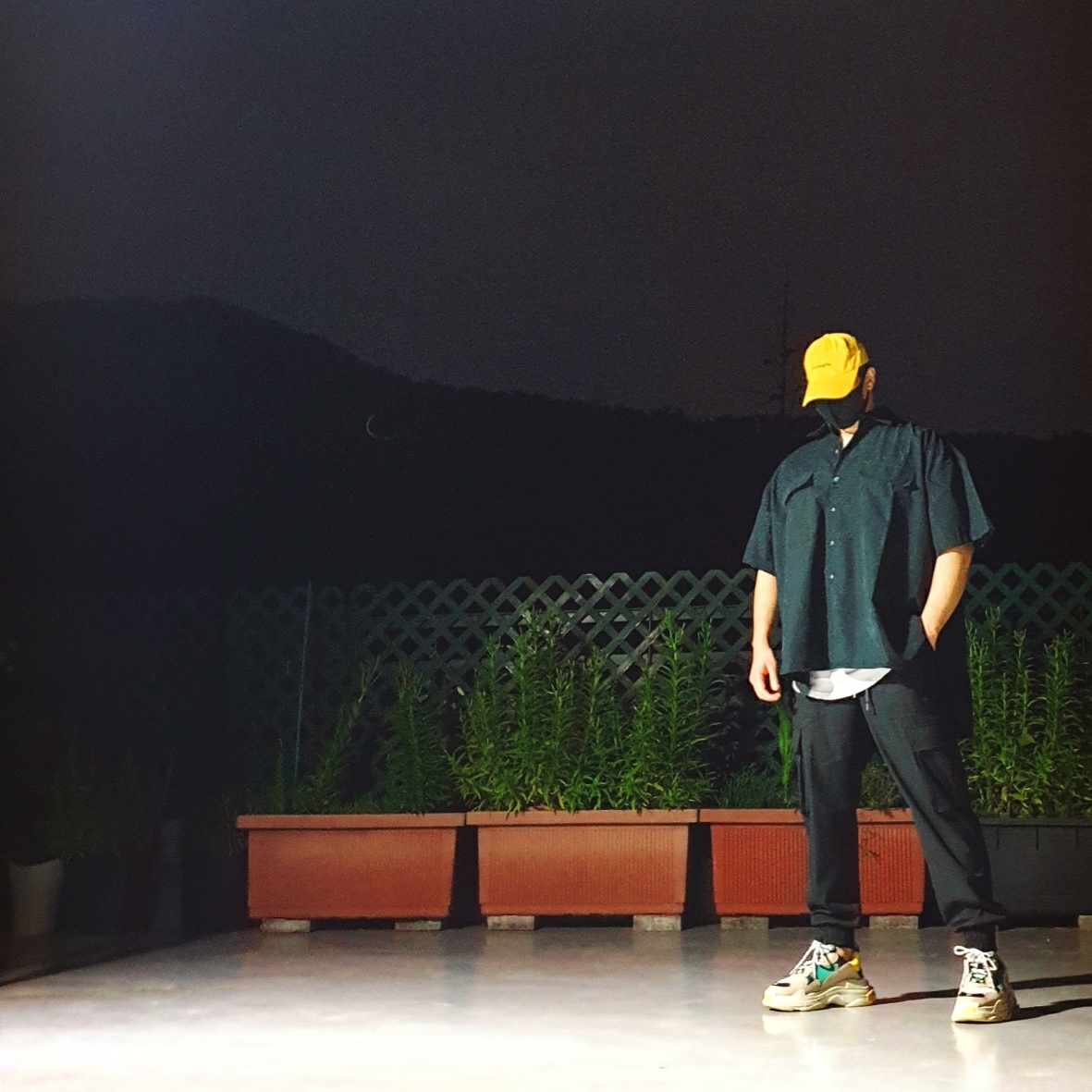 Balenciaga Triple S Yellow Green 착용 스타일 - 1
