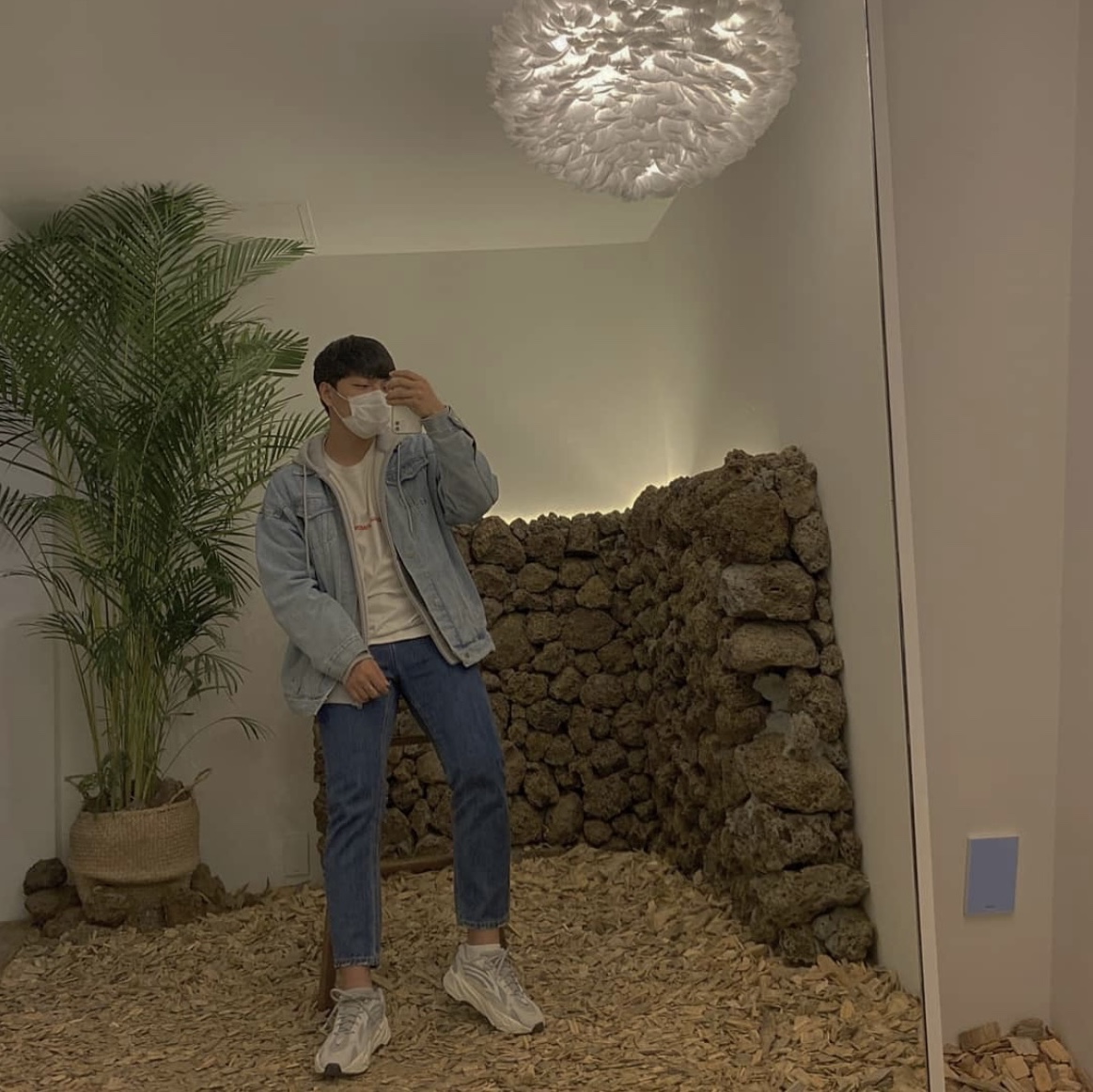 Adidas Yeezy Boost 700 V2 Static 2018 착용 스타일