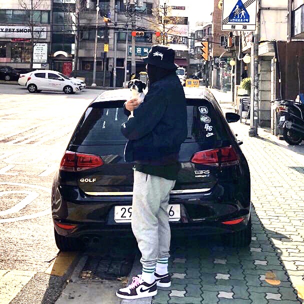 (W) Jordan 1 Low Triple White 2020, Nike x Stussy Bucket Hat Black 착용 스타일