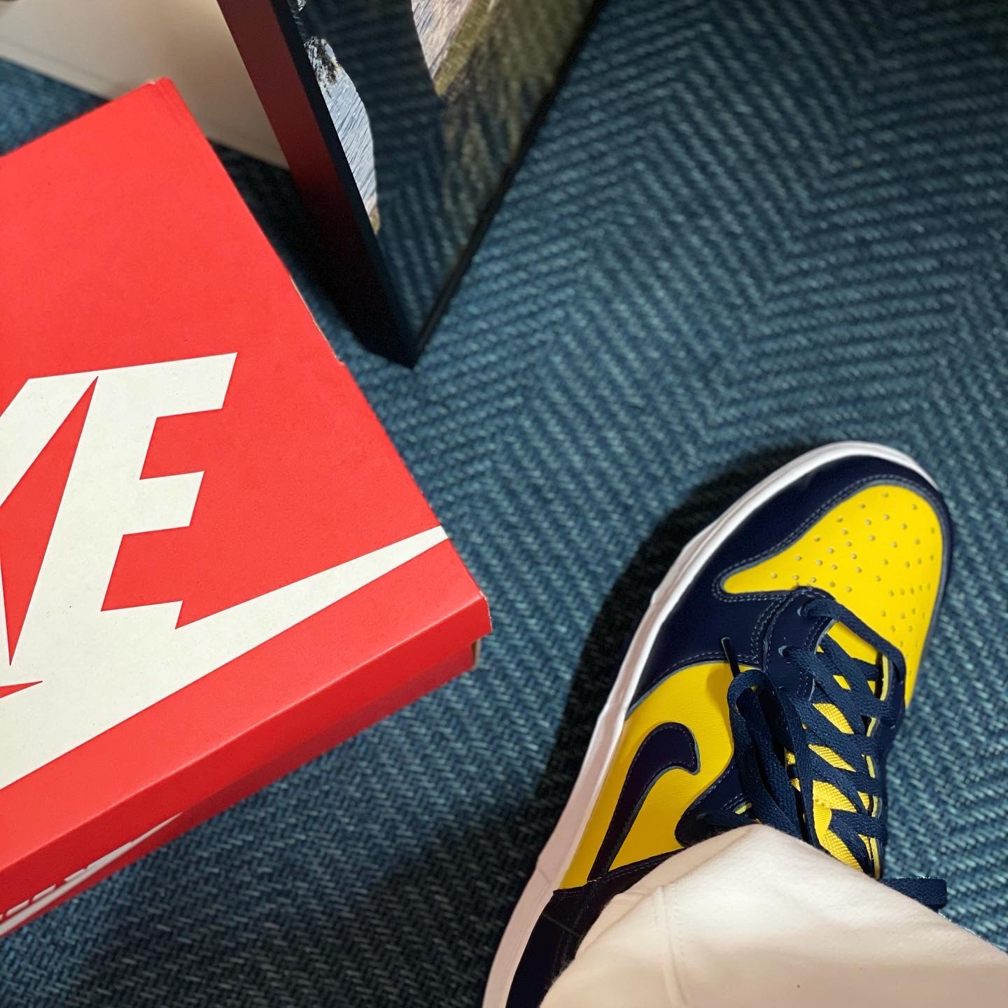 Nike Dunk High SP Maize & Blue 착용 스타일 - 2