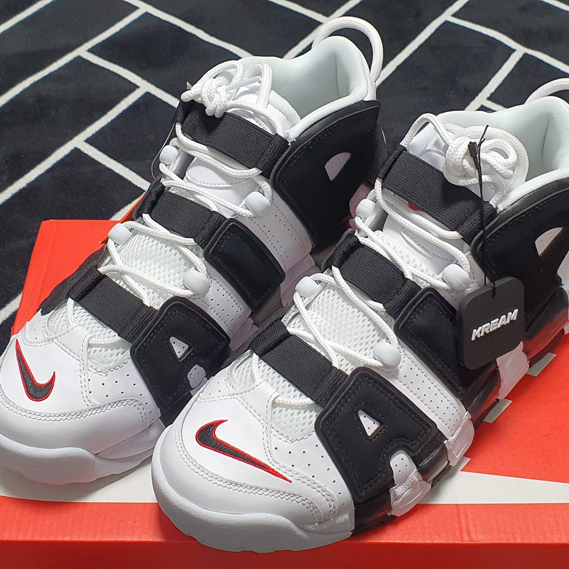 Nike Air More Uptempo Scottie Pippen 착용 스타일