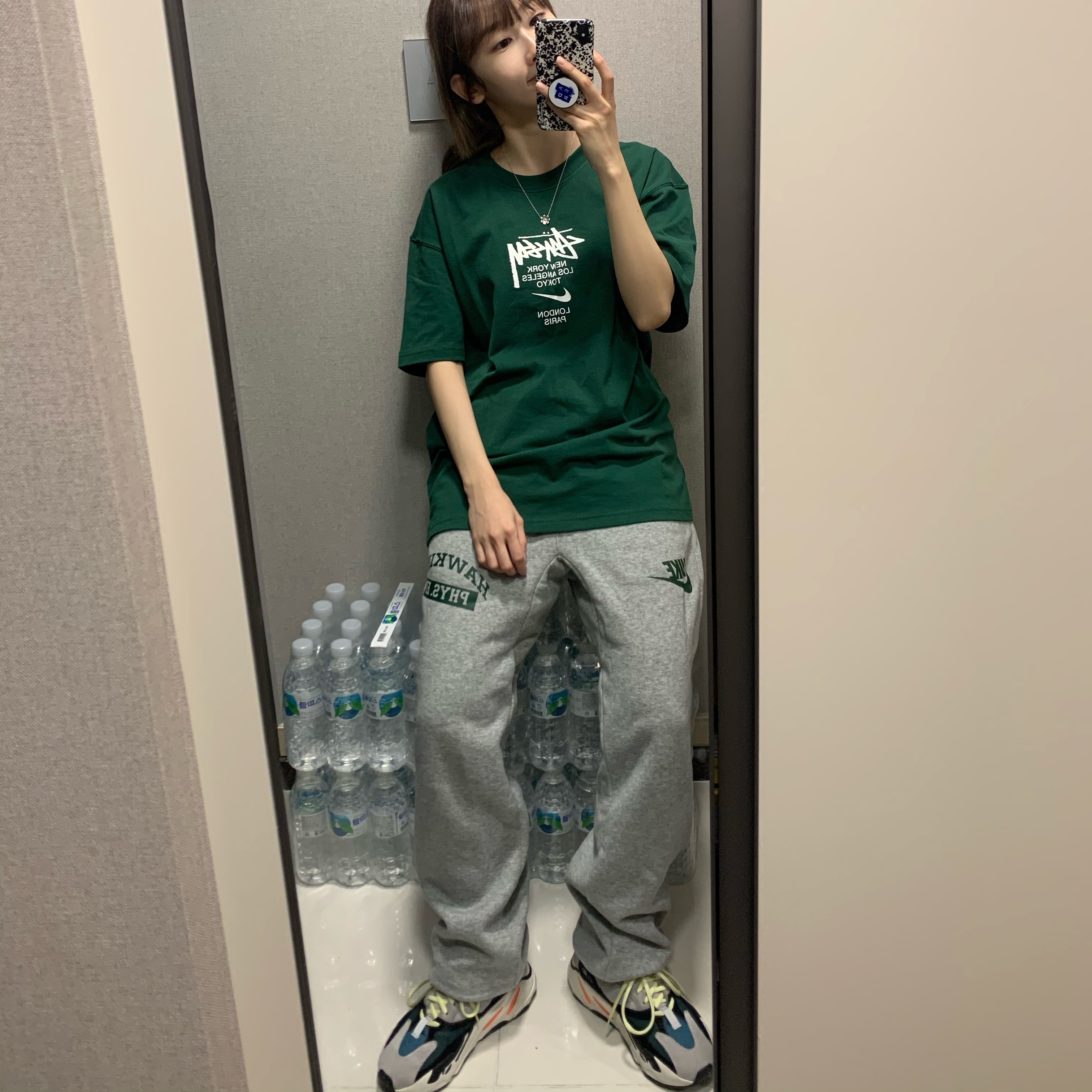 Nike x Stussy WT T-Shirt Green - Asia, Adidas Yeezy Boost 700 Wave Runner Solid Grey 2017/2019 착용 스타일 - 1