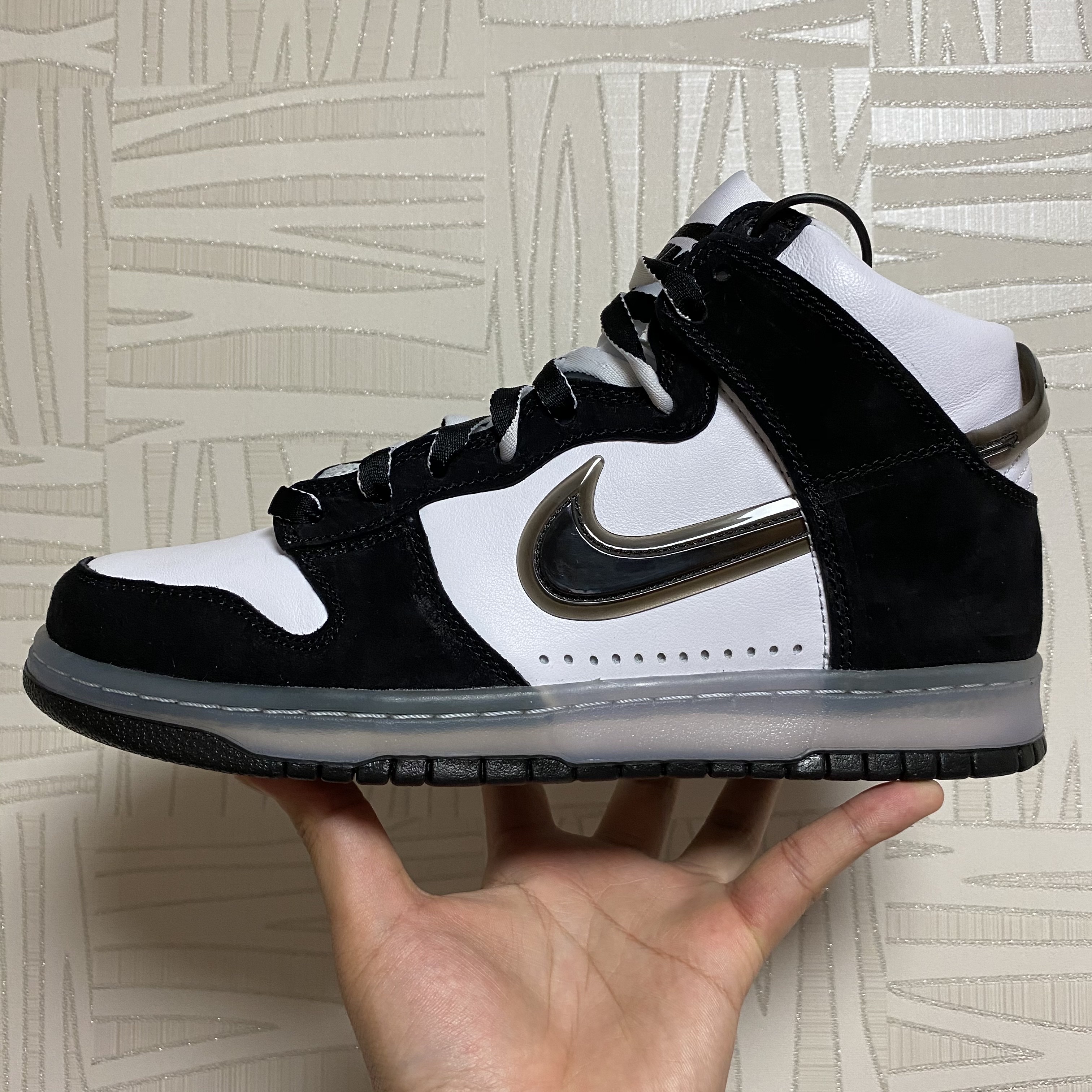 Nike x Slam Jam Dunk High SP Clear Black 착용 스타일 - 1