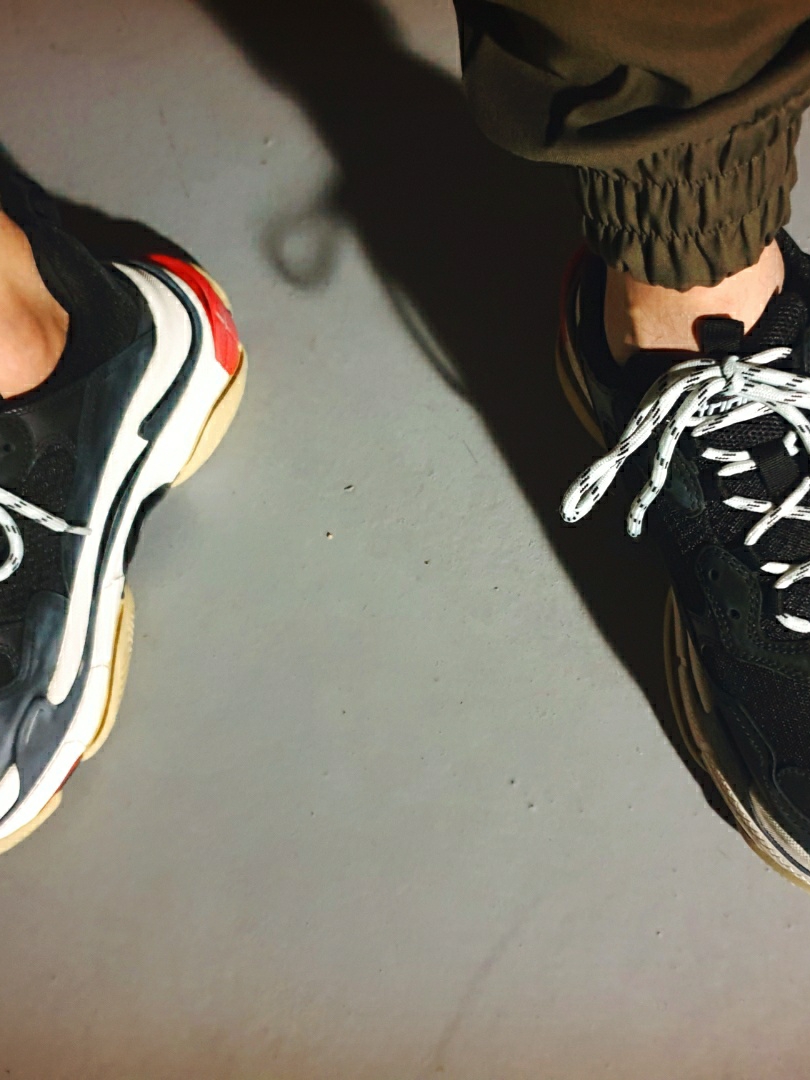 Balenciaga Triple S Trainer Black White Red 2018 착용 스타일 - 4