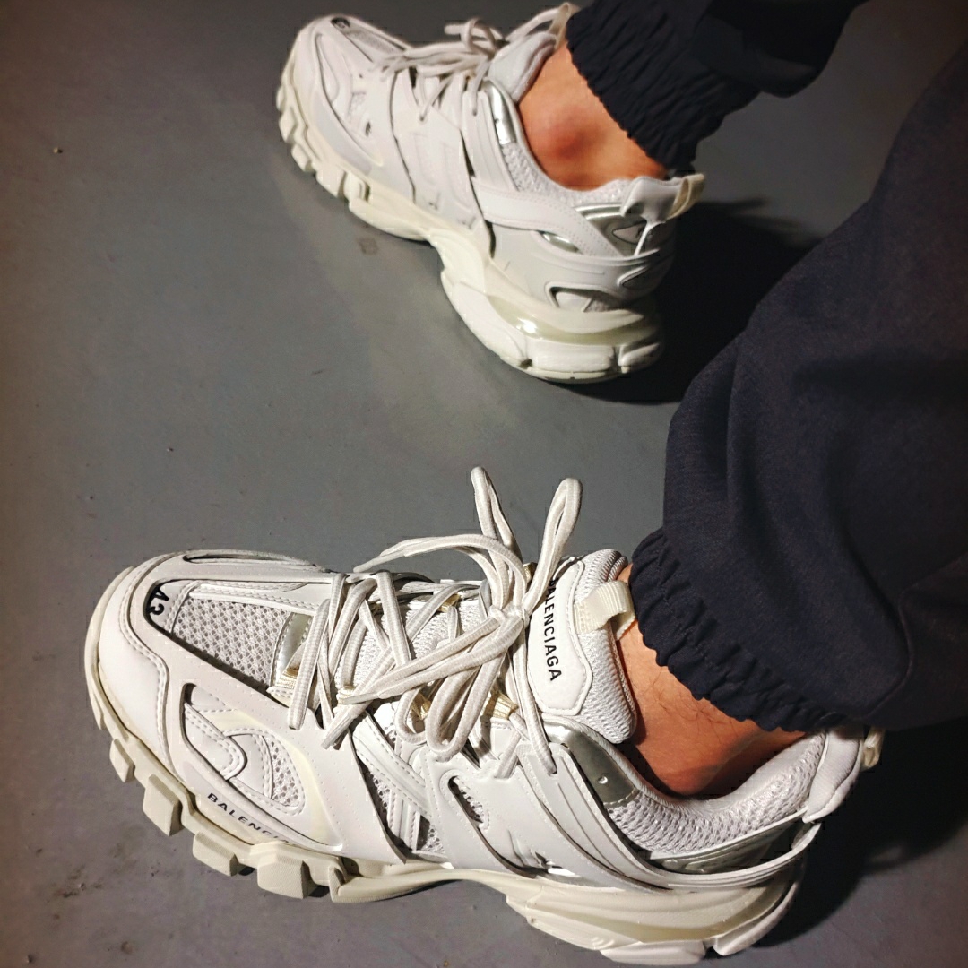 Balenciaga Track Sneakers White 2019 착용 스타일 - 5