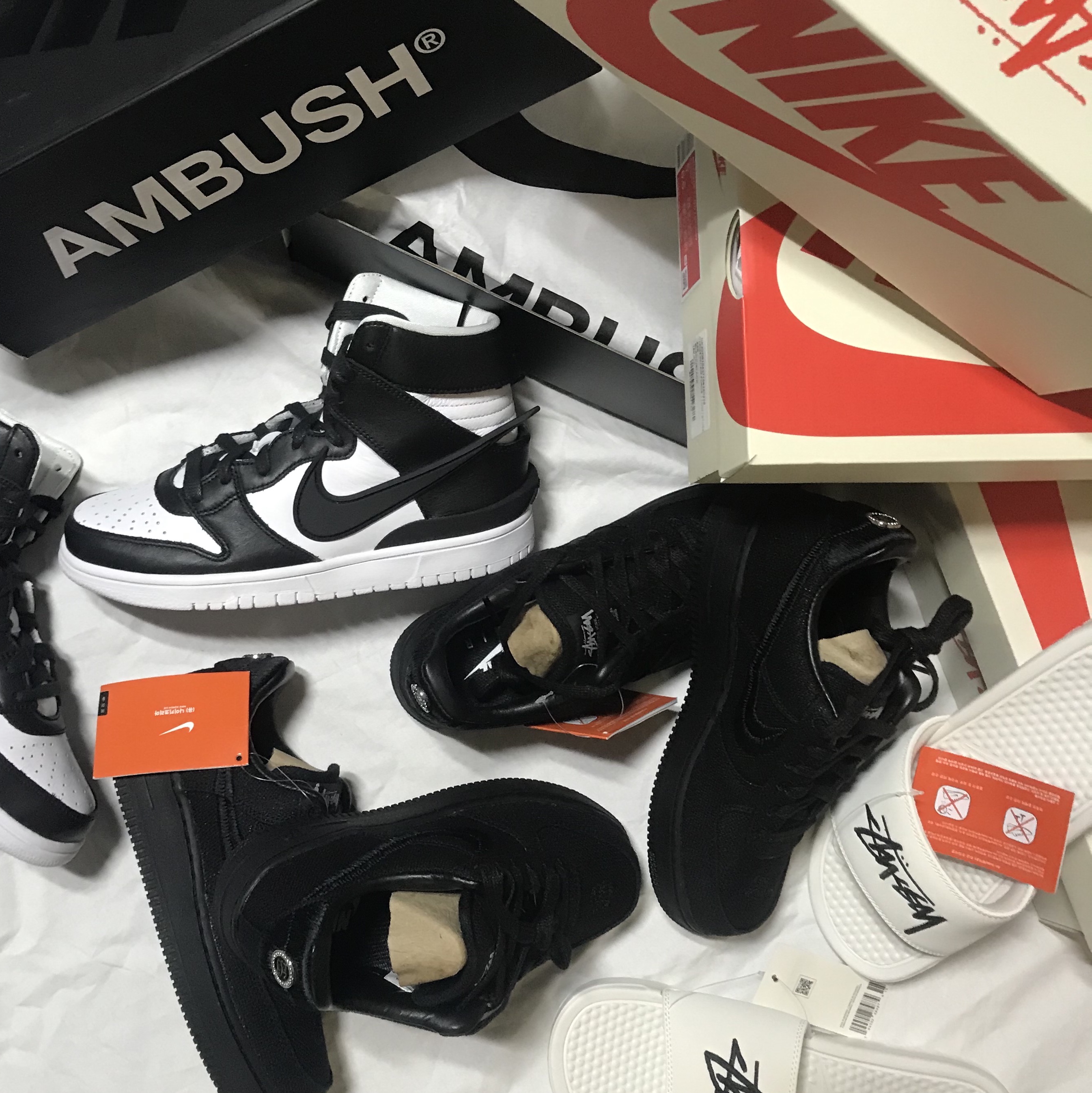 Nike x Ambush Dunk High Black, Nike x Stussy Air Force 1 Low Triple Black 착용 스타일